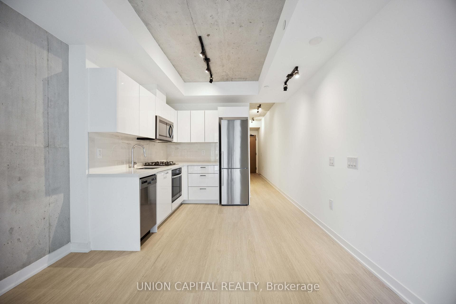 195 McCaul Street Unit 610 photo 14