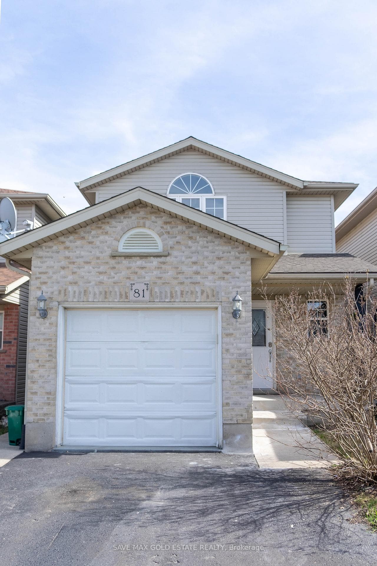 81 Westmeadow Drive photo 1