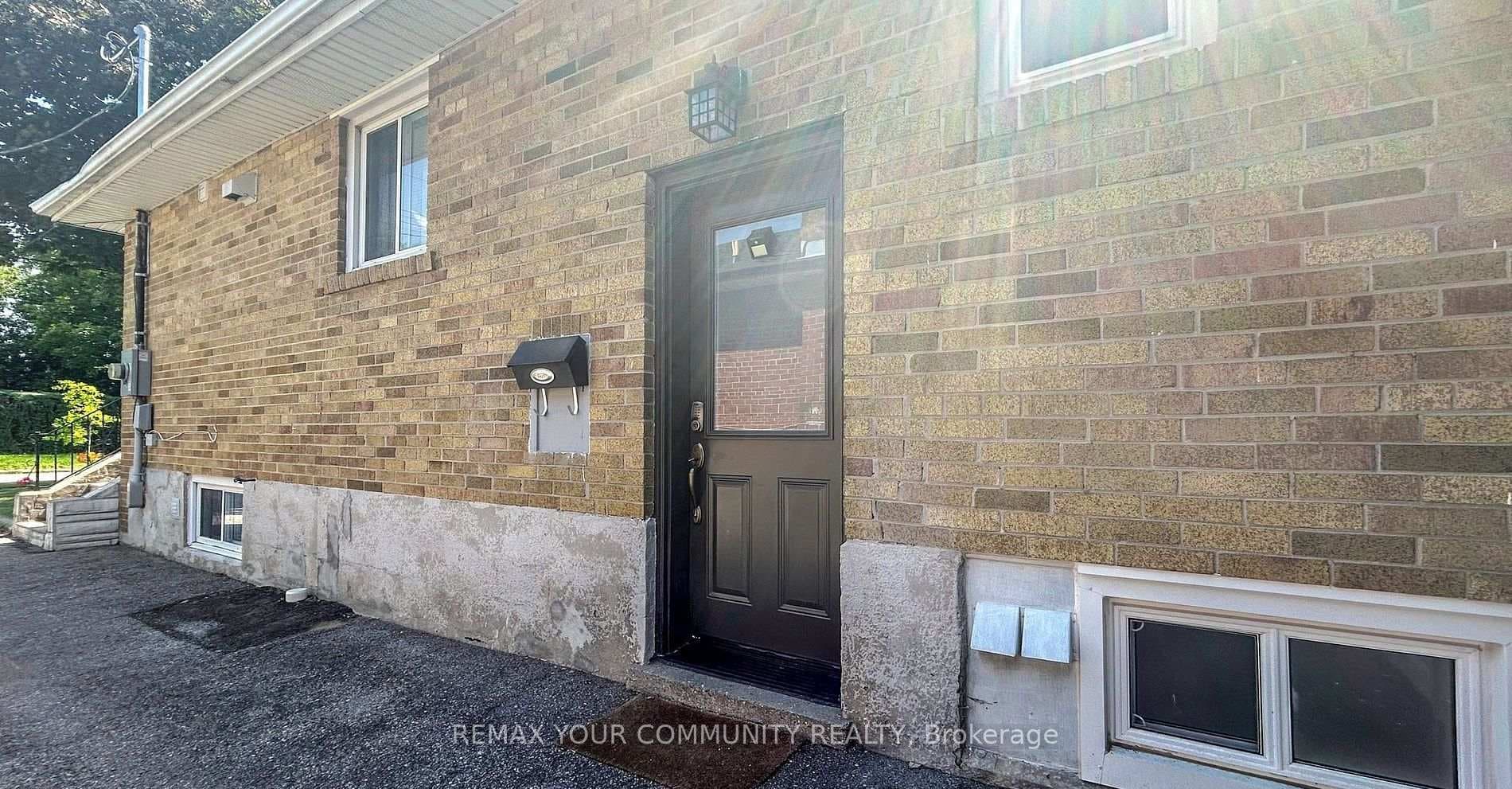 41 Shropshire Drive Unit Bsmt photo 3