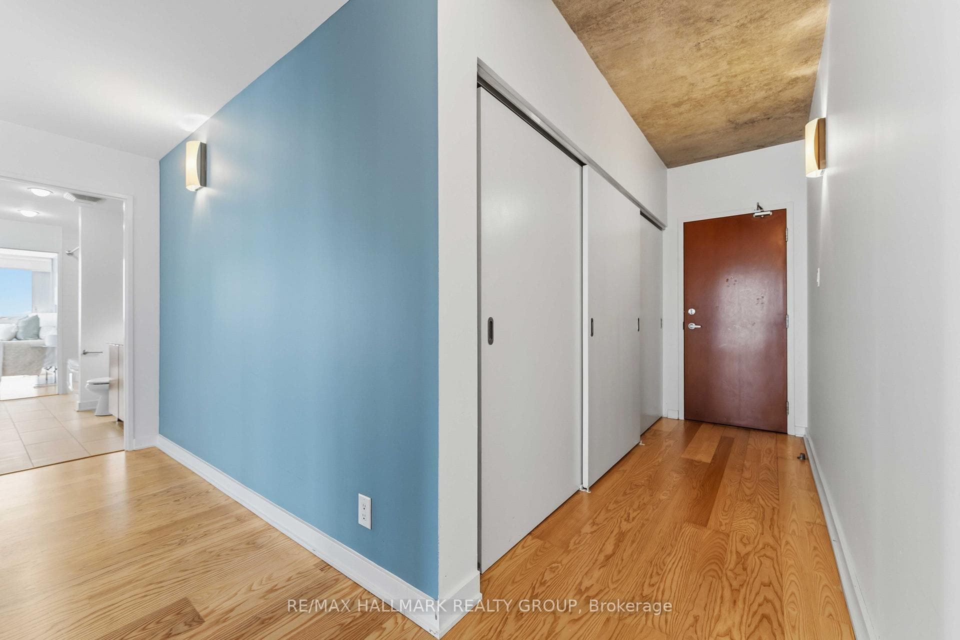 324 Laurier Avenue Unit 2110 photo 2