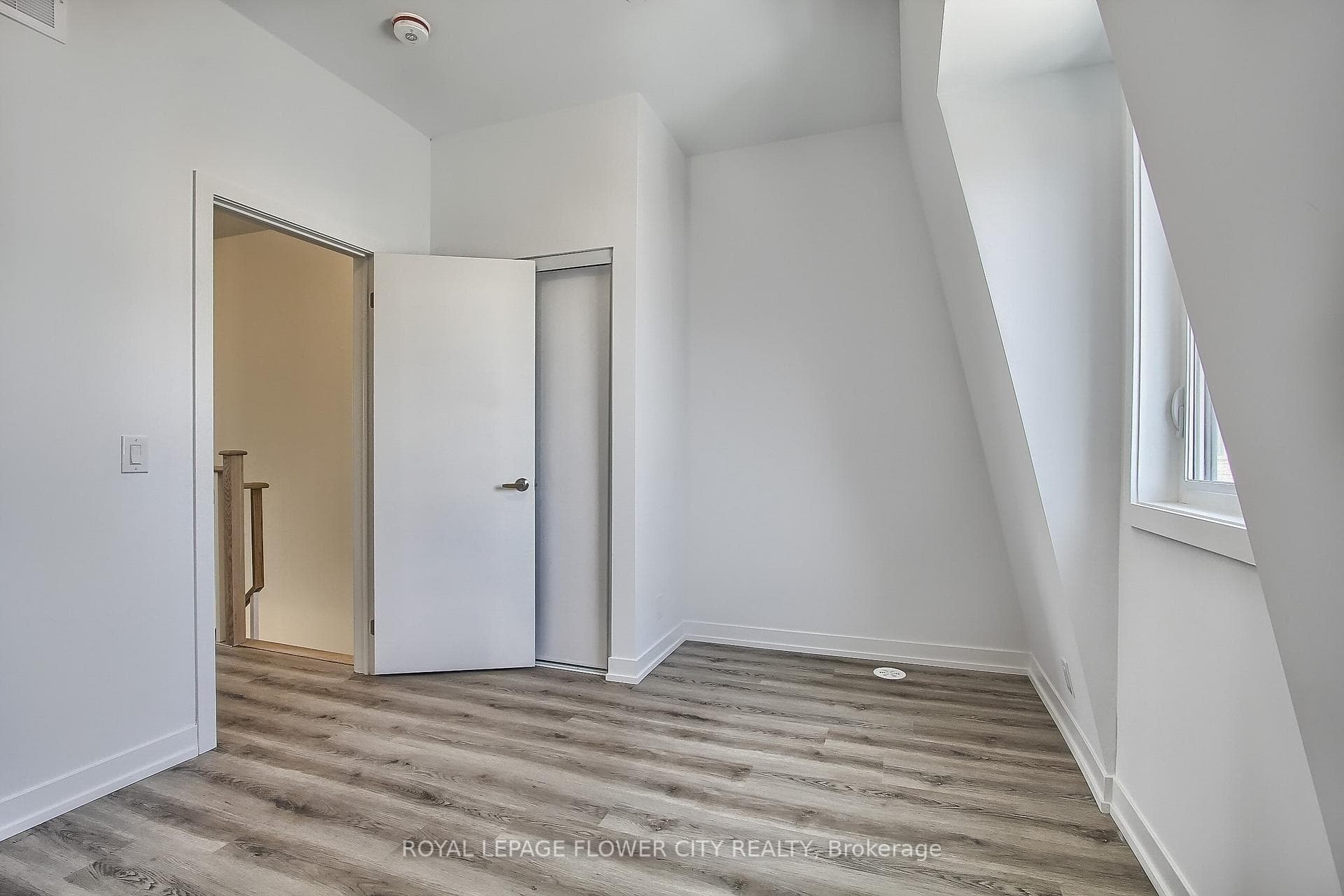 98 Bartley Drive photo 34