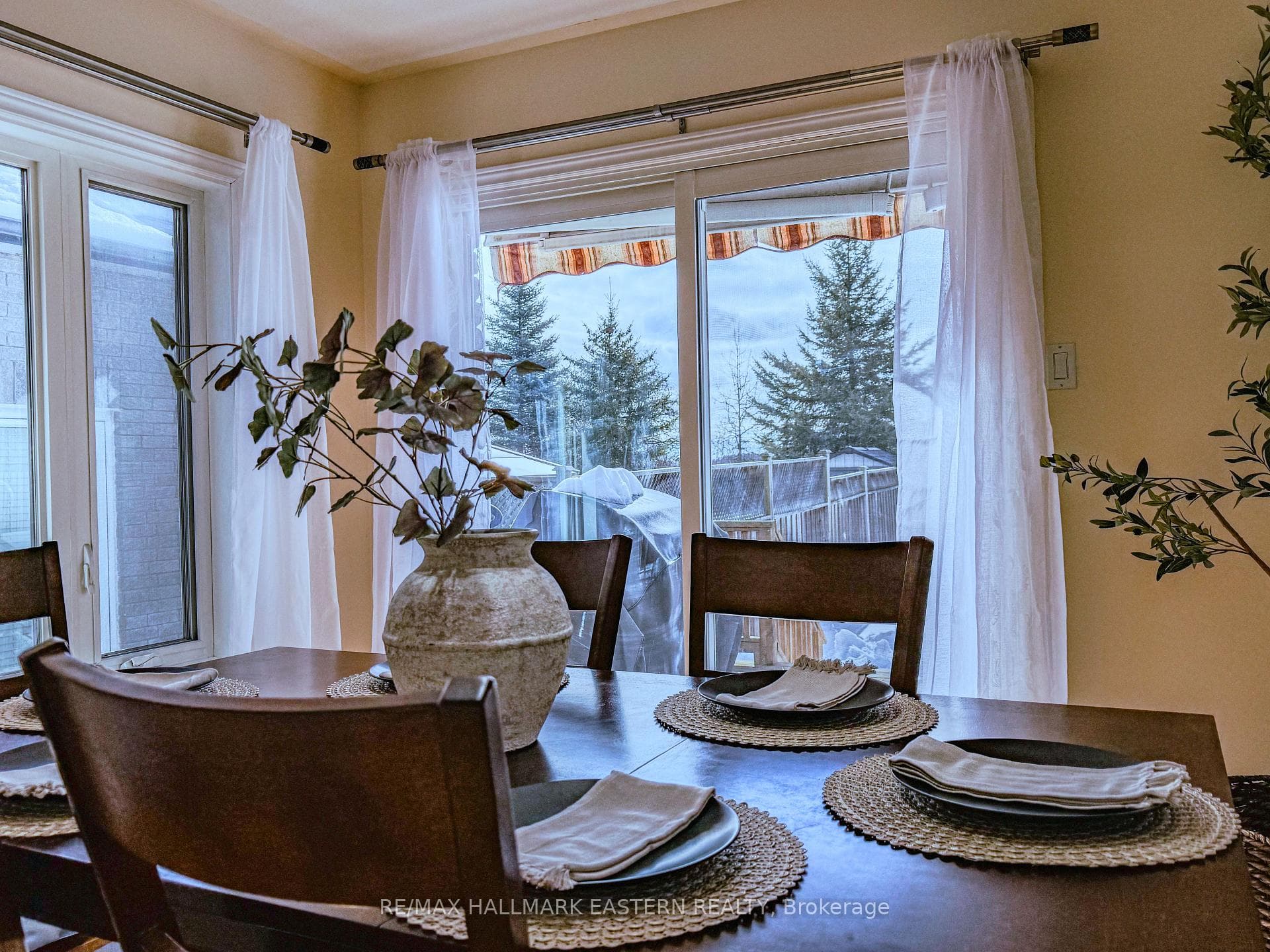 513 Carriage Lane photo 3