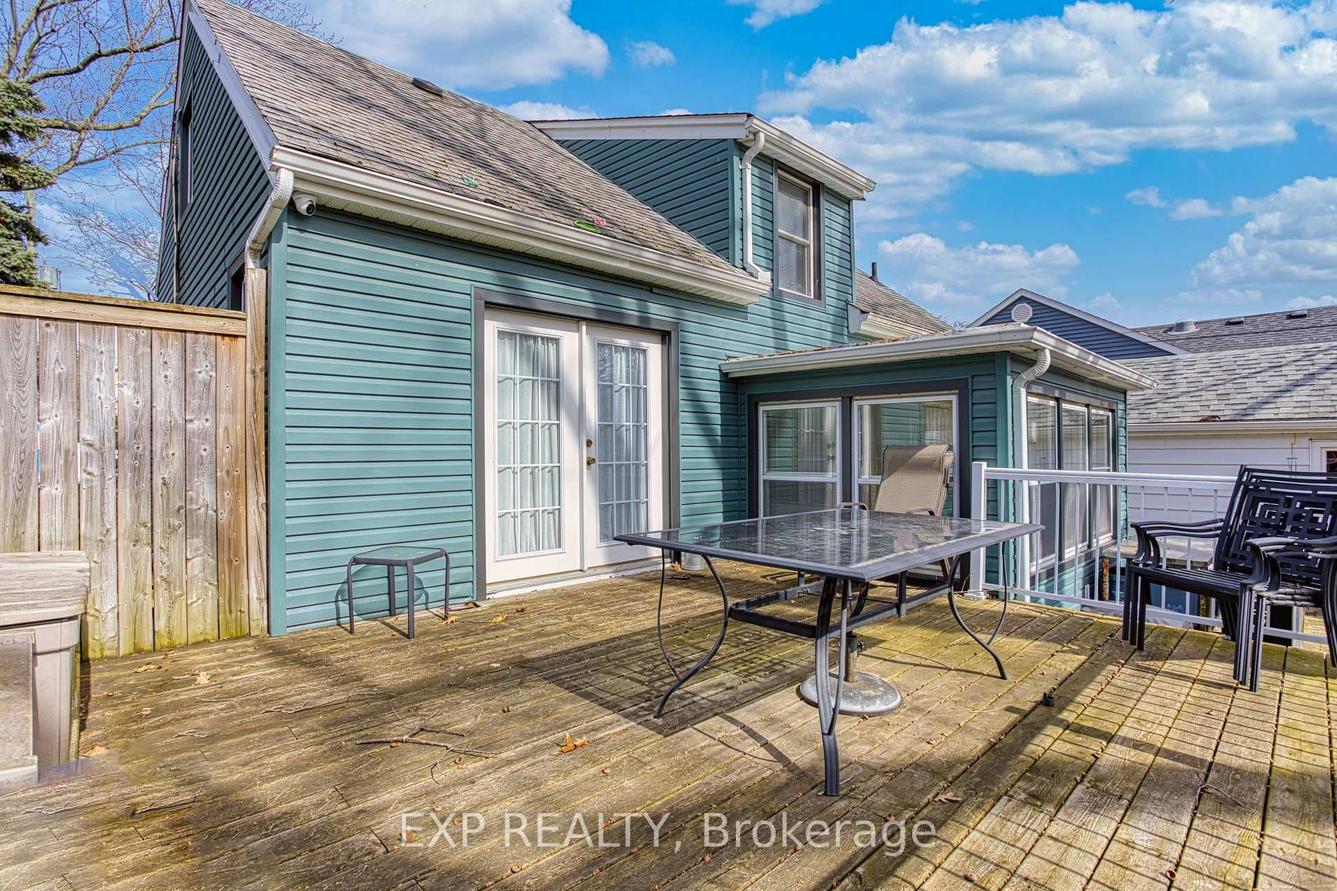 9 Rosslyn Avenue photo 34