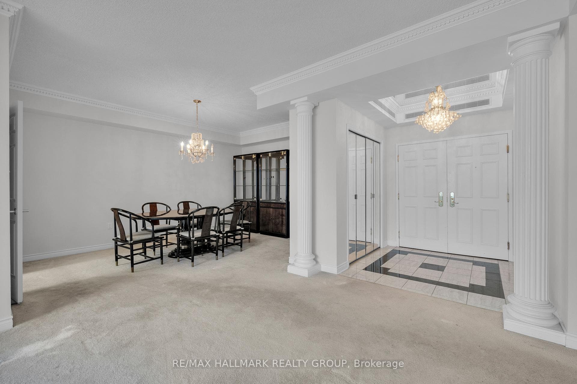 1480 Riverside Drive Unit 2204 photo 3
