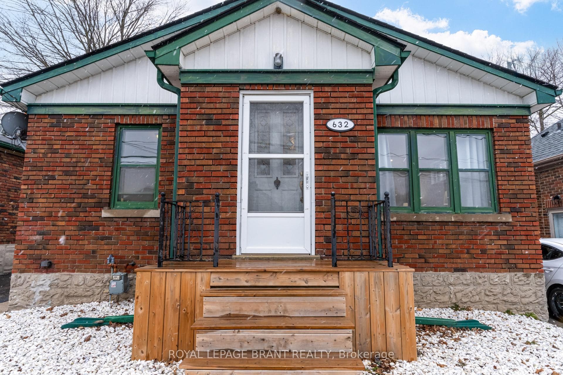 632 Stirling Avenue photo 9