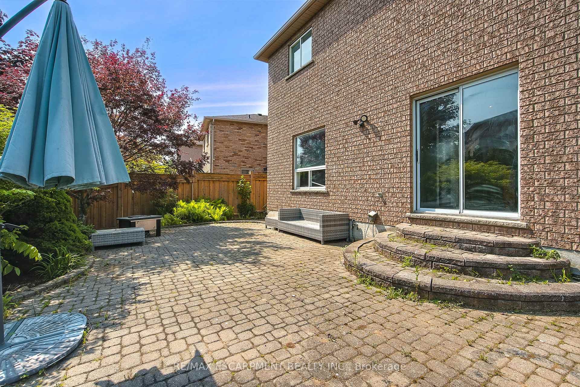 573 Enfield Road photo 35