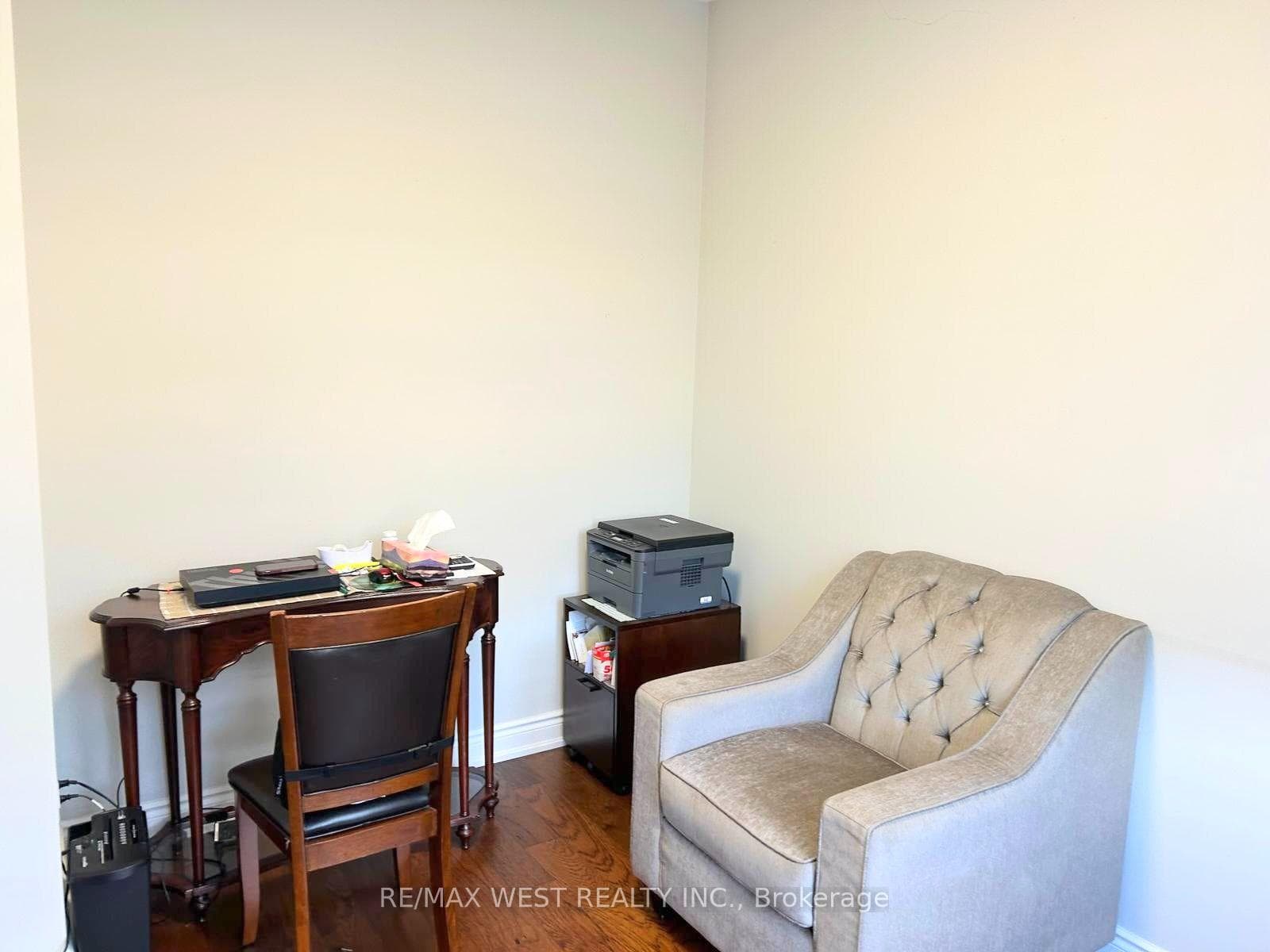69 Peterson Street photo 21