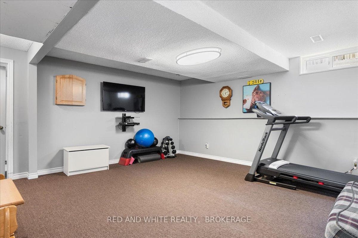 91 FOXHUNT Road photo 19