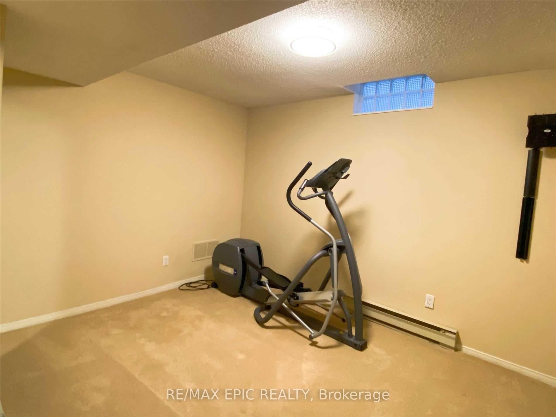 91 Brookshire Circle photo 24
