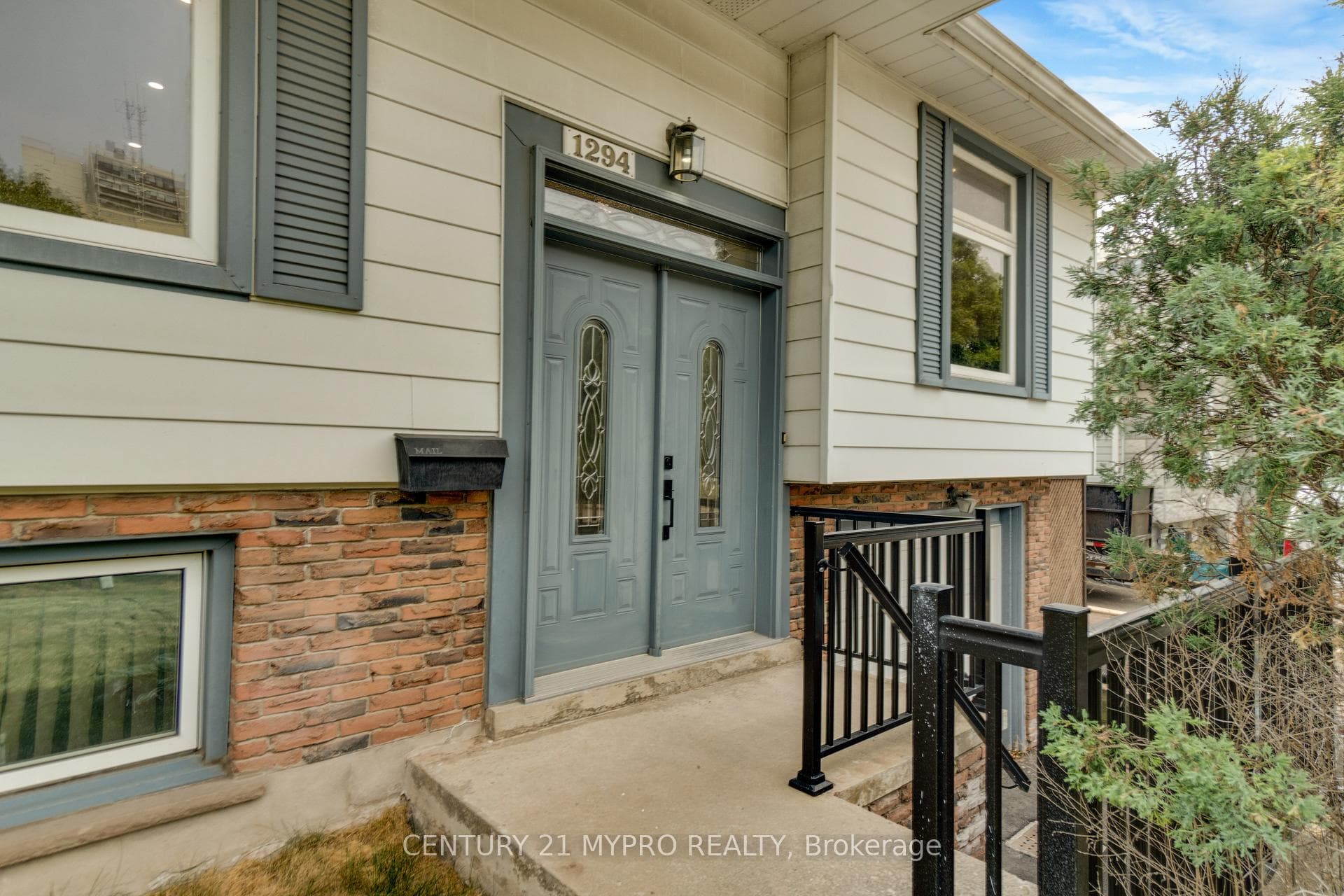 1294 Forest Hill photo 7