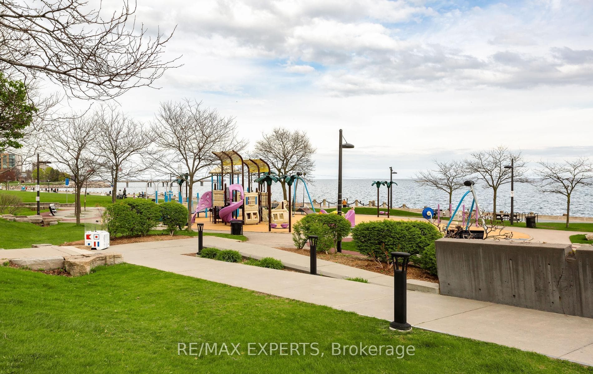 2075 Lakeshore Road Unit 1811 photo 44