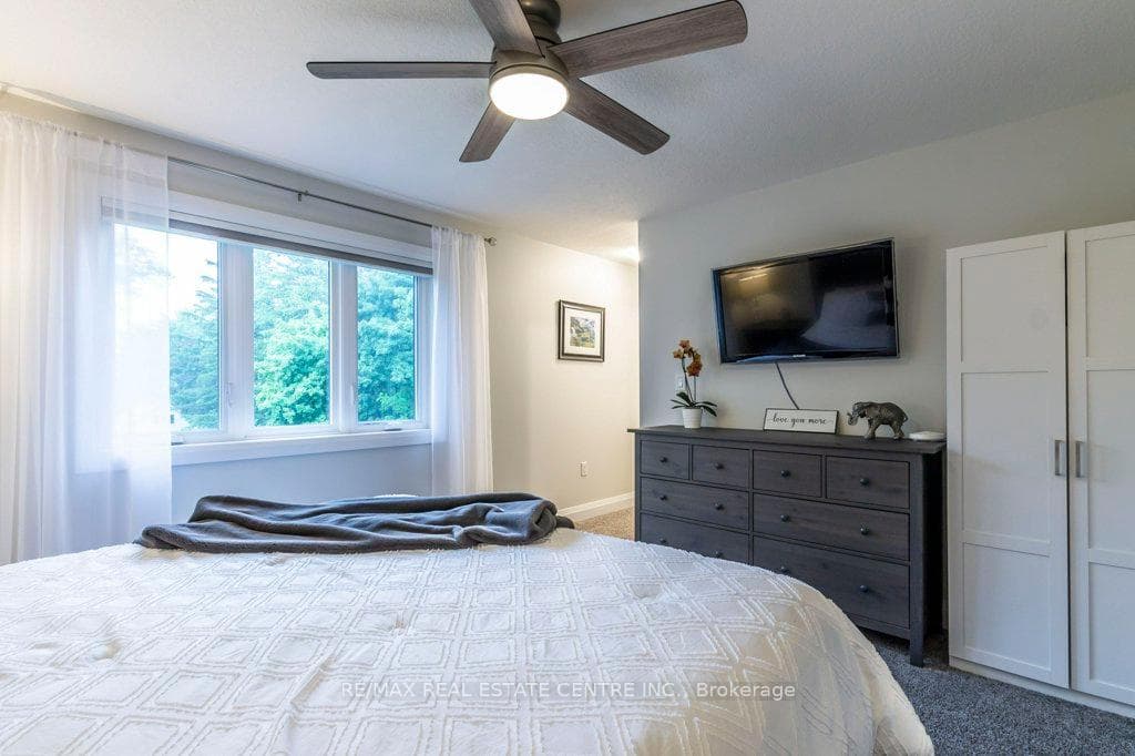 927 Moore Street photo 16