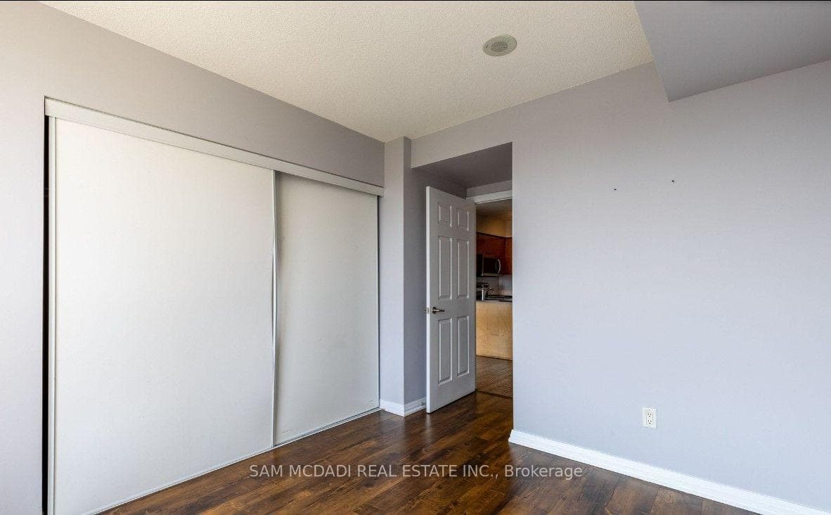 220 Forum Drive Unit 804 photo 10