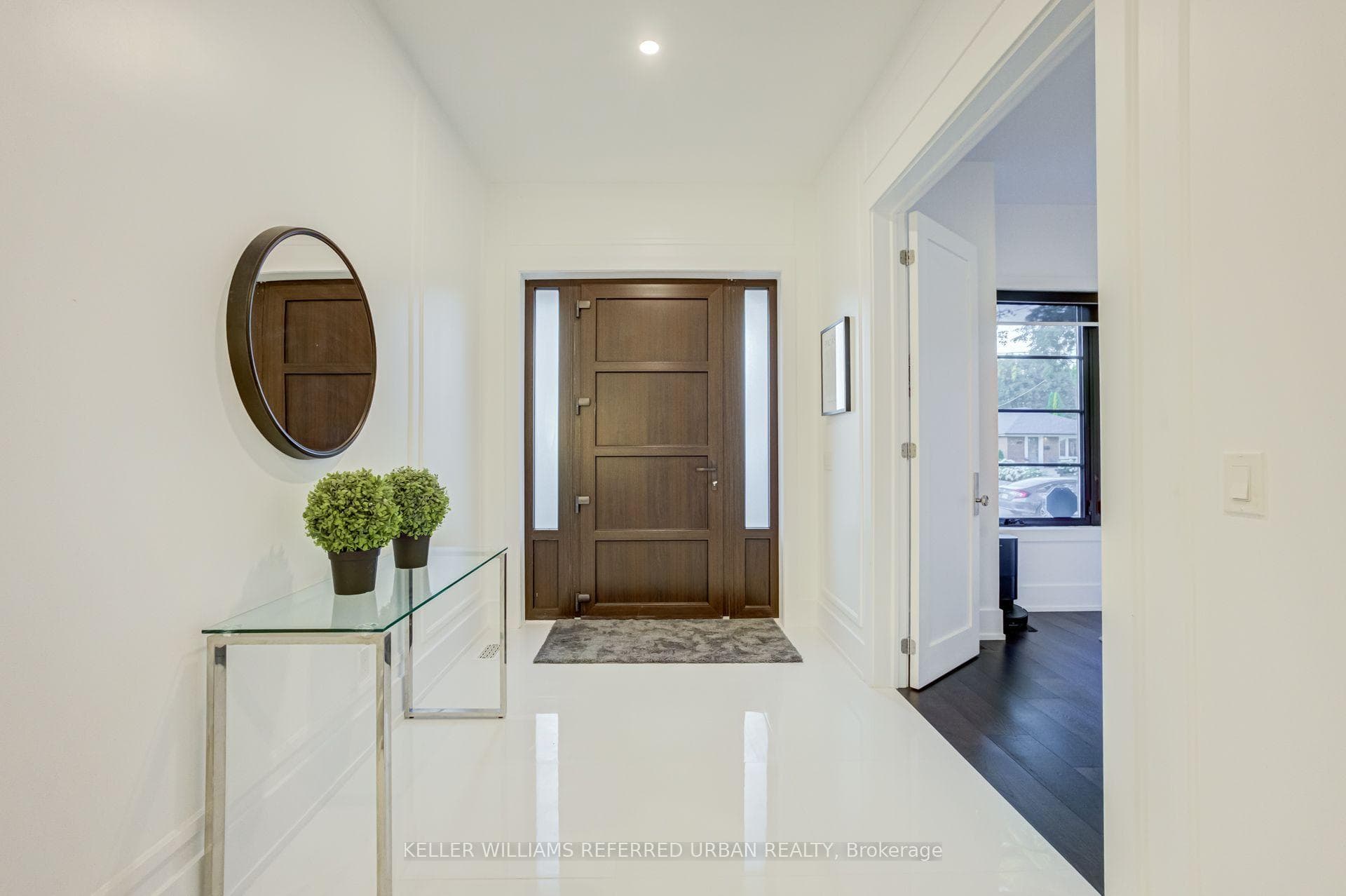 57 Ambleside Avenue photo 3
