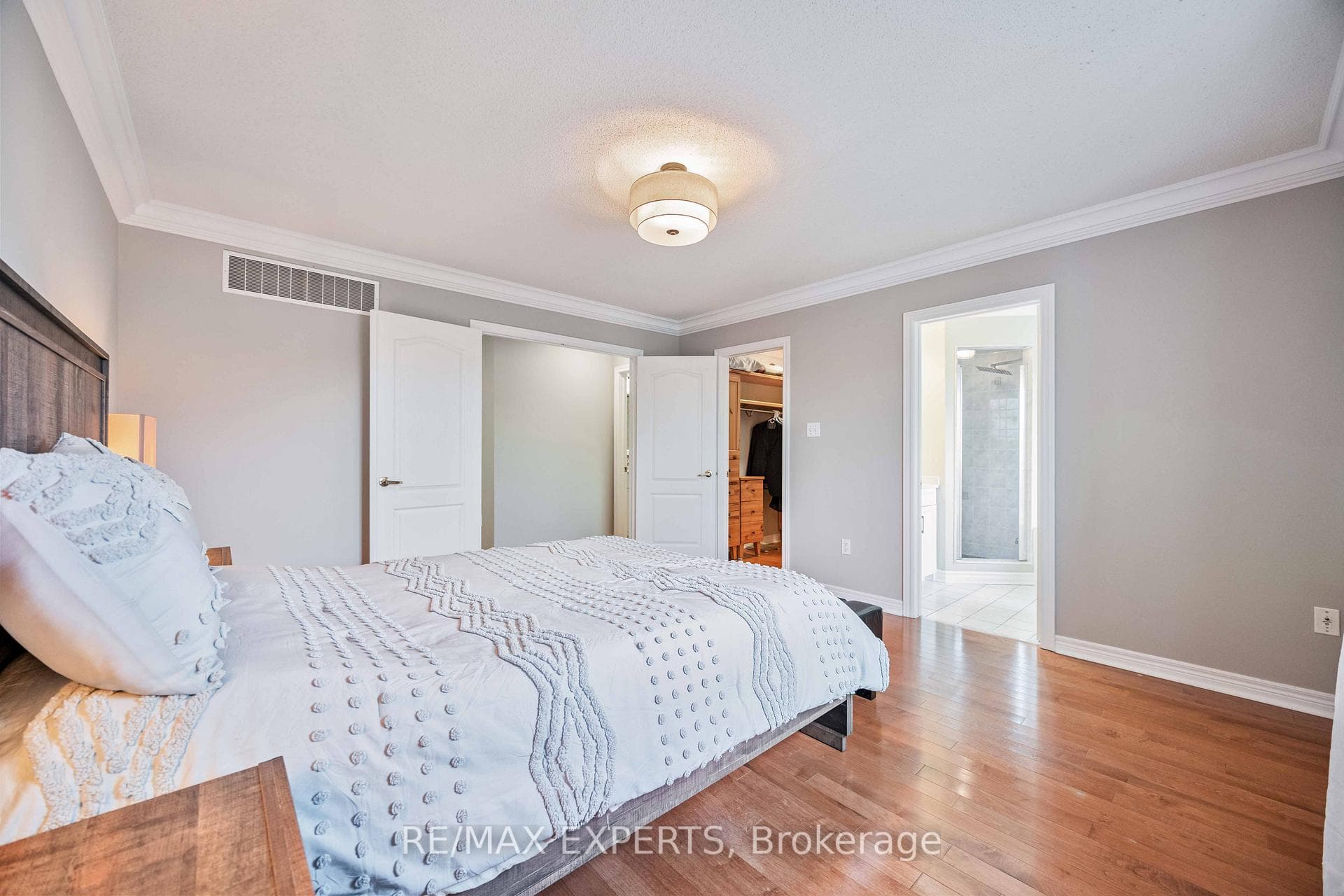77 Starling Boulevard photo 25