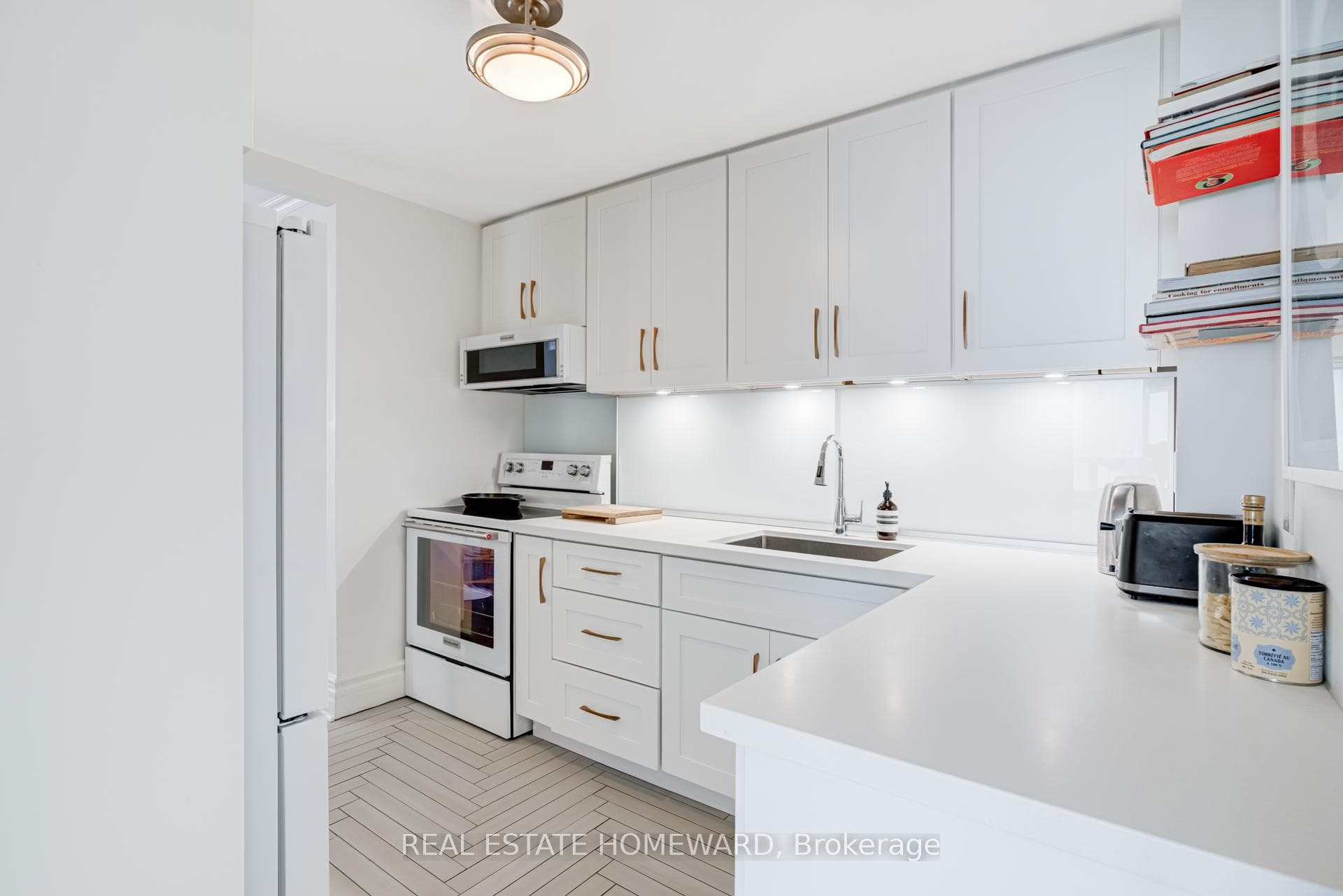 25 Maitland Street Unit 410 photo 11