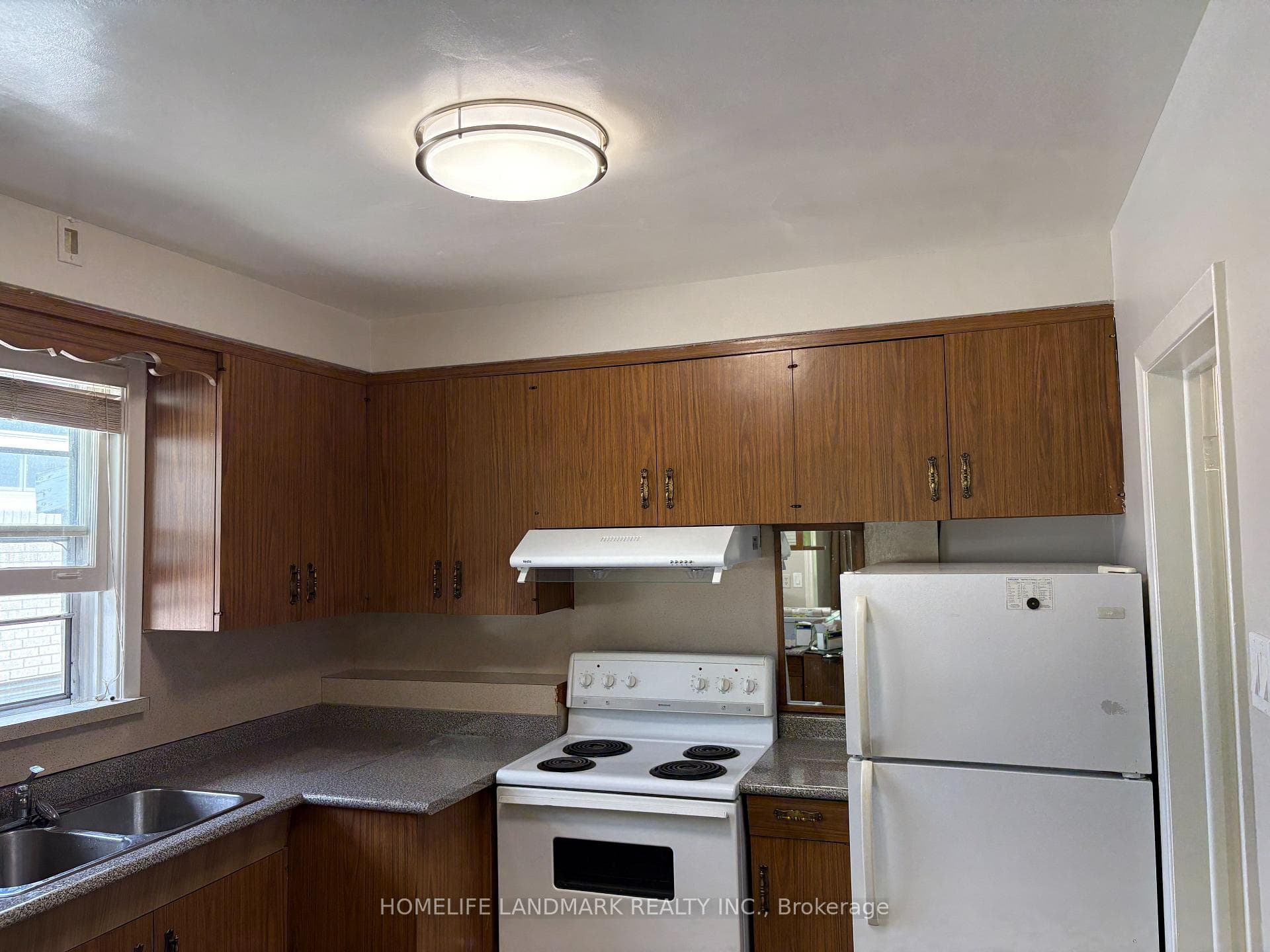 7 Charlemagne Drive photo 9