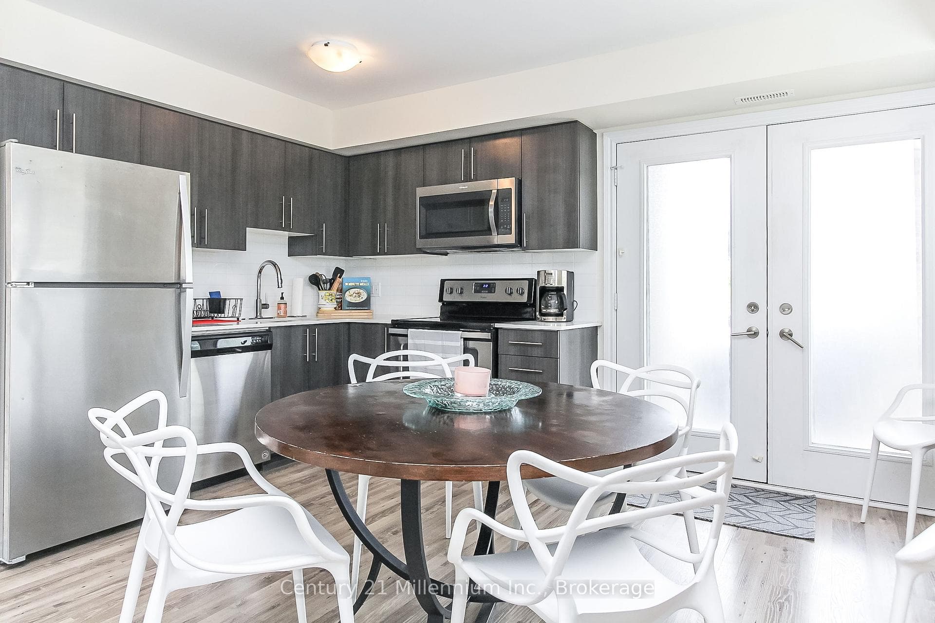 7 ANCHORAGE Crescent Unit 108 photo 9