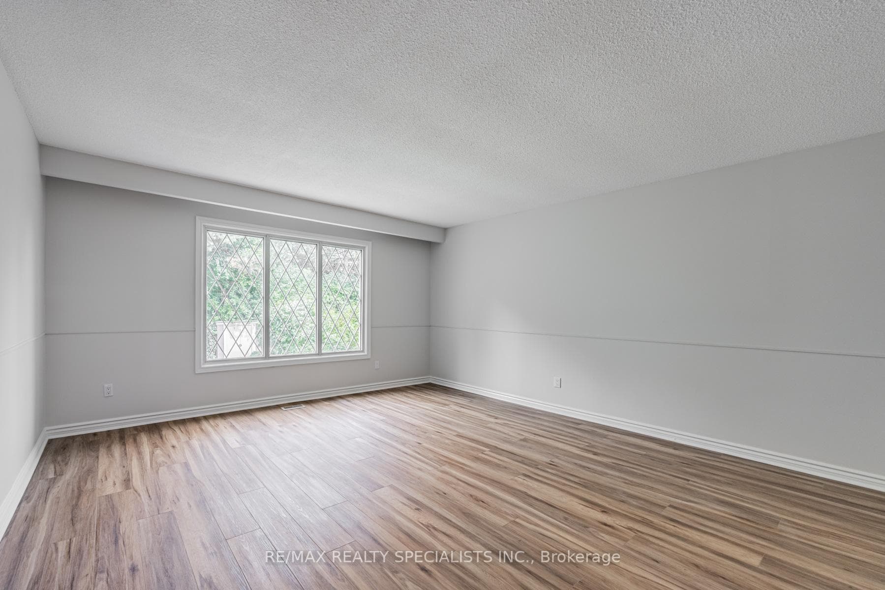 30 Winterfold Drive photo 13