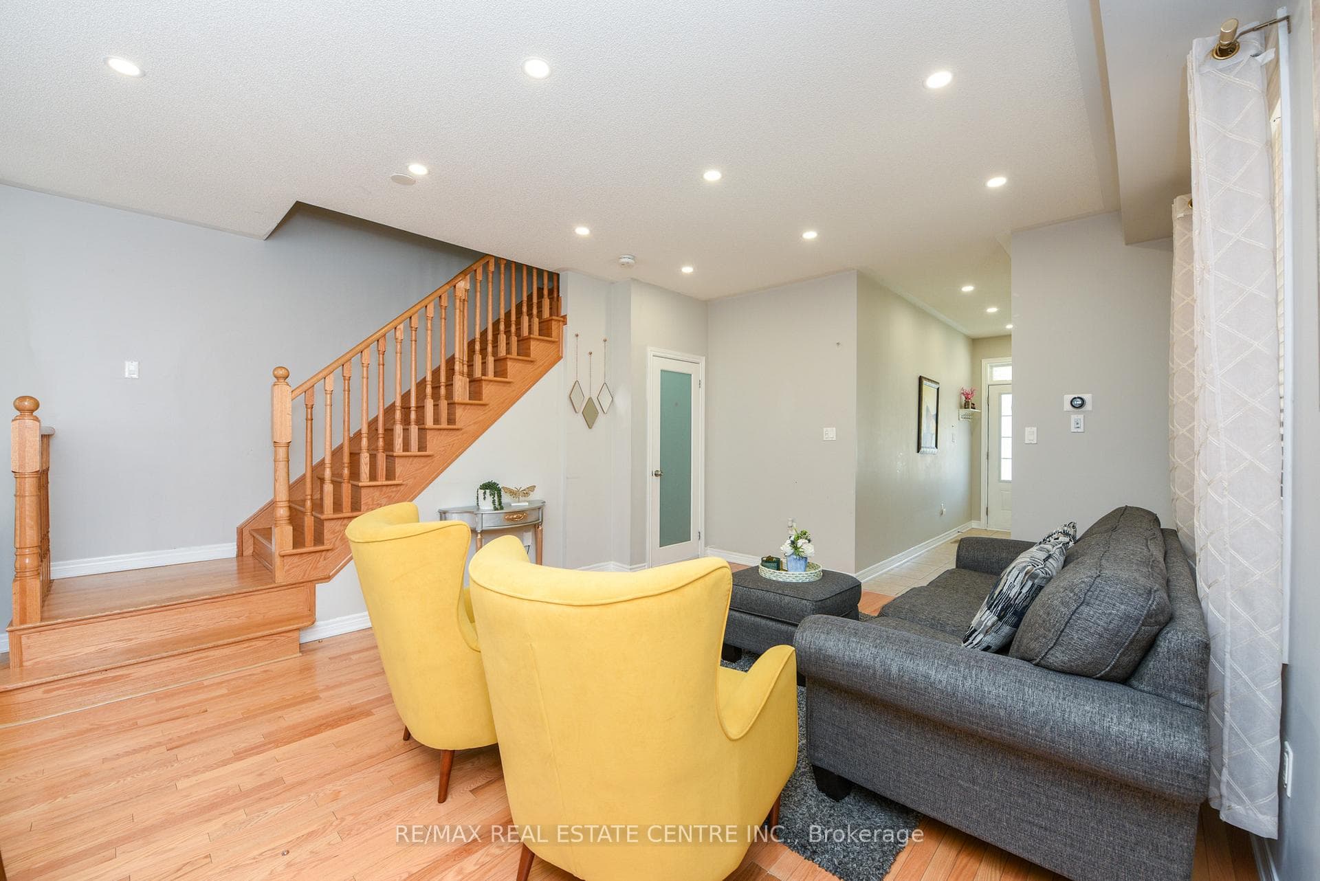 682 Megson Terrace photo 8
