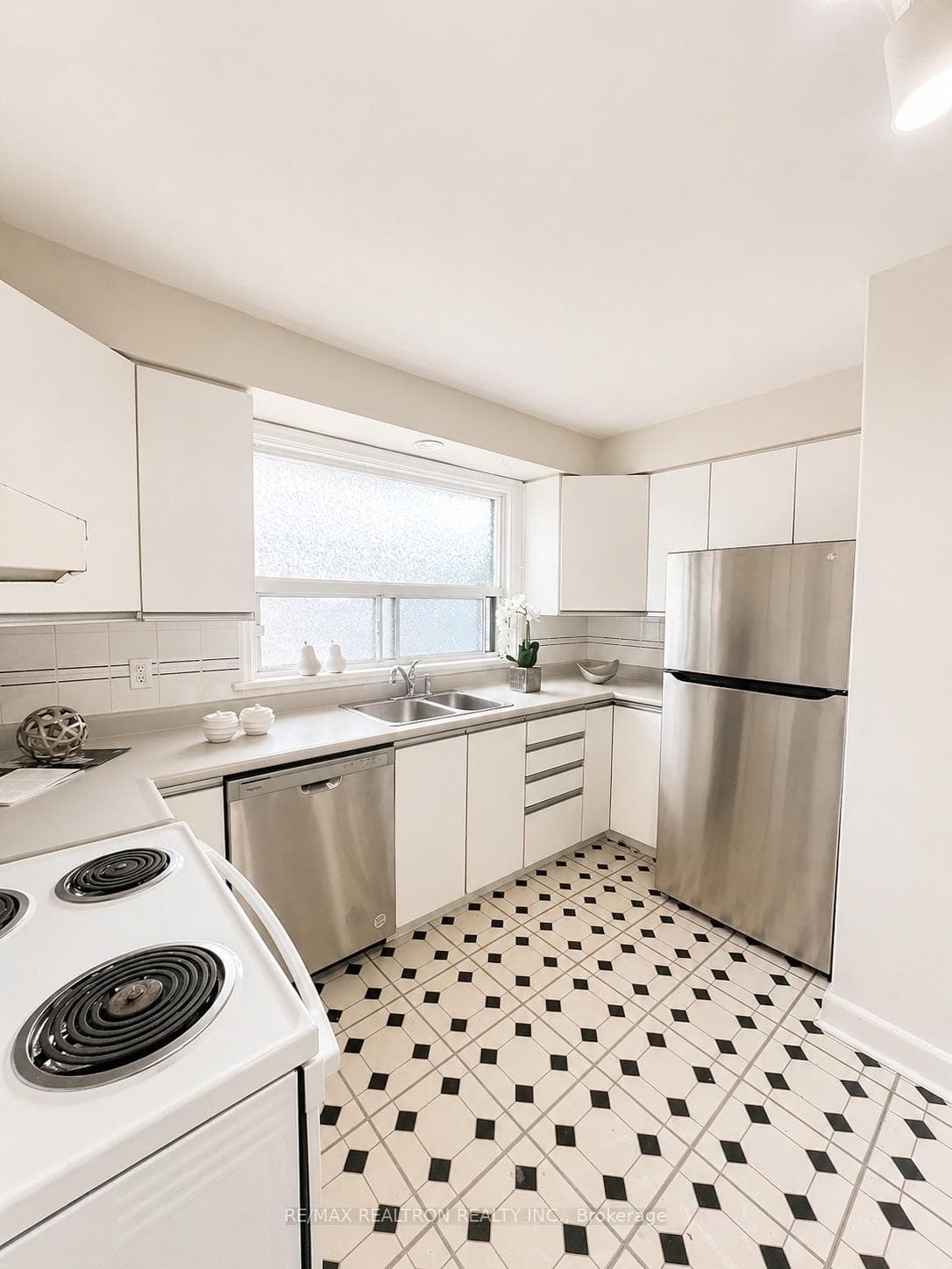 331 Boisdale Avenue photo 6