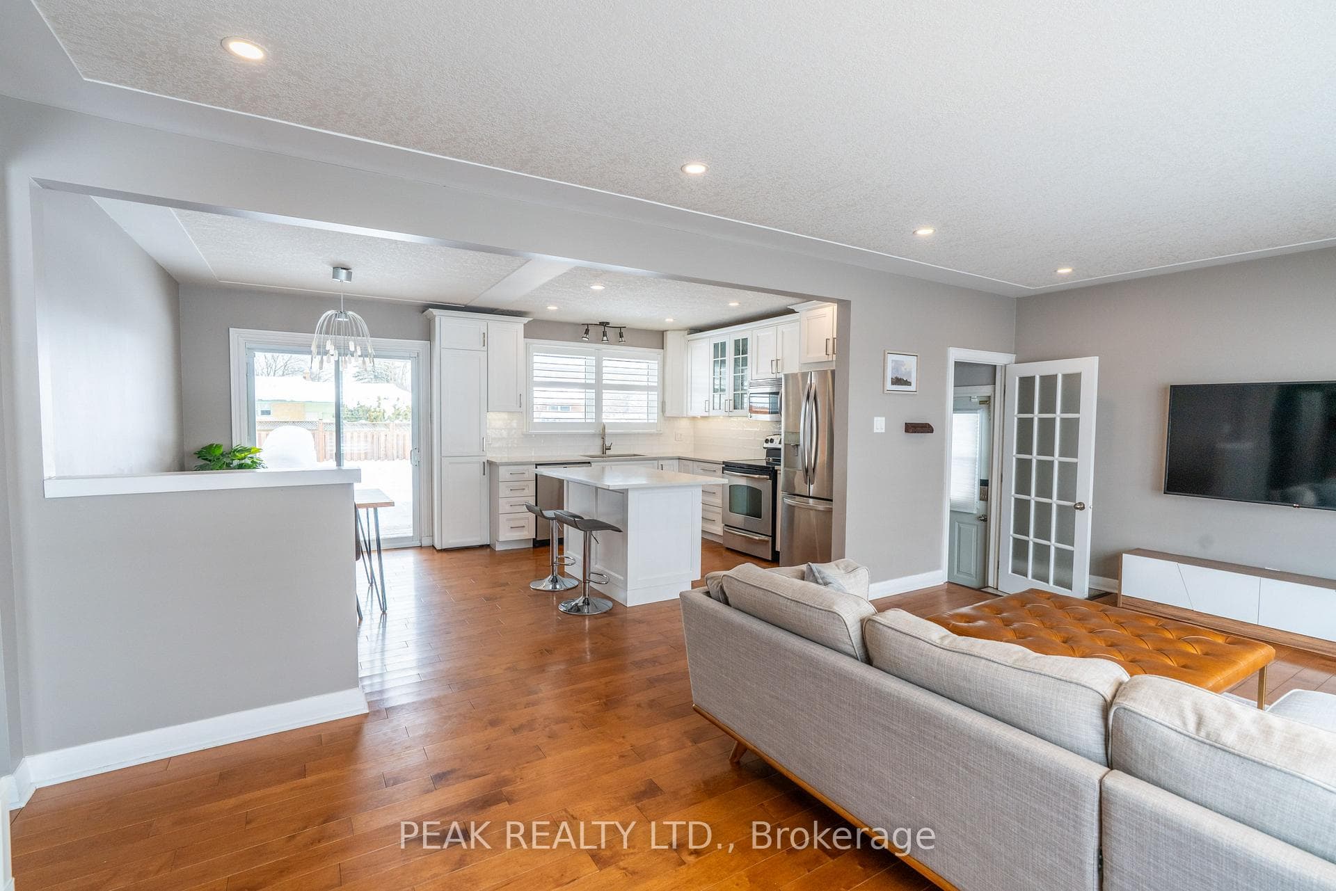 538 Dunbar Road photo 7