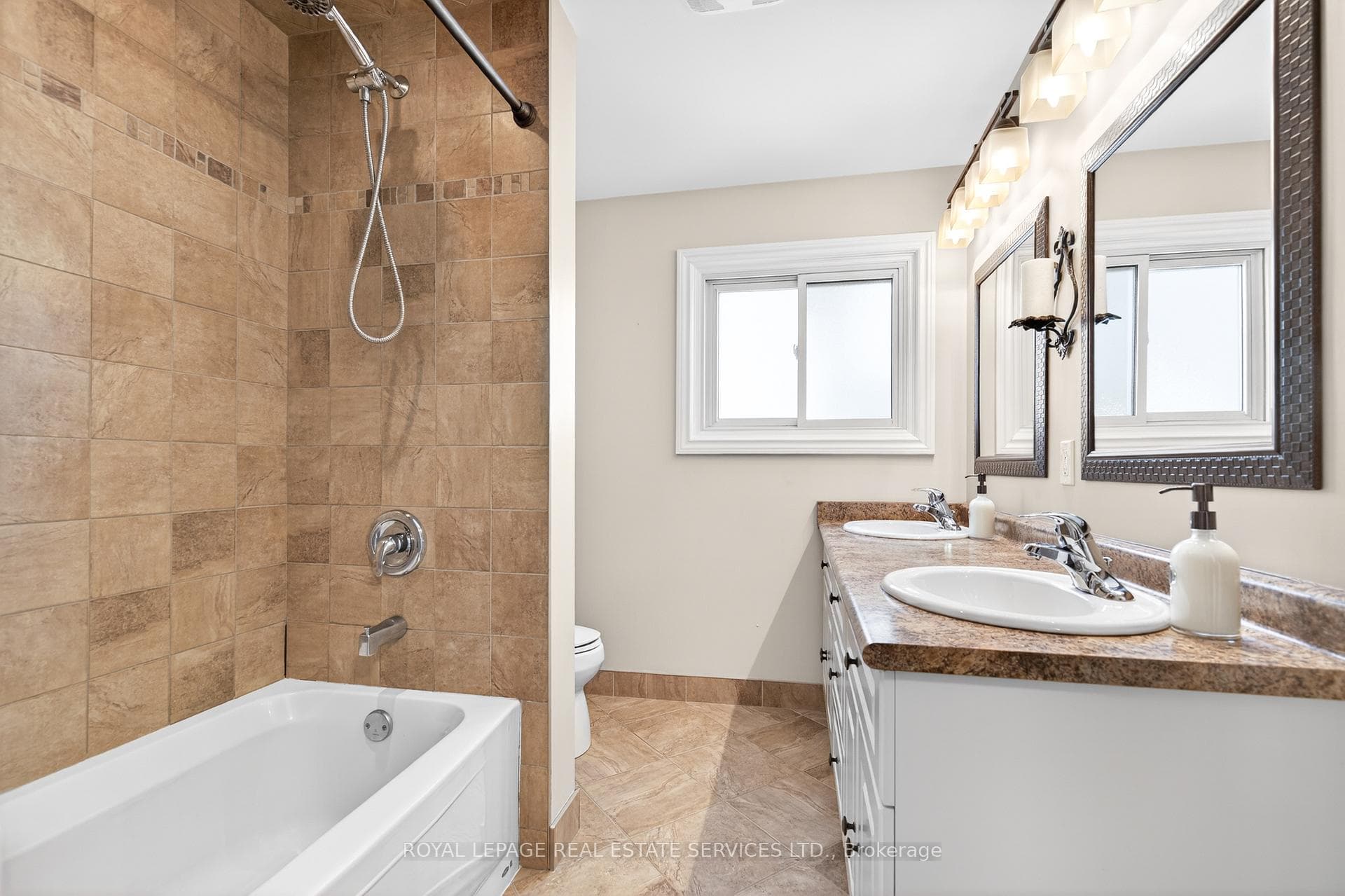 15 Belair Drive photo 29