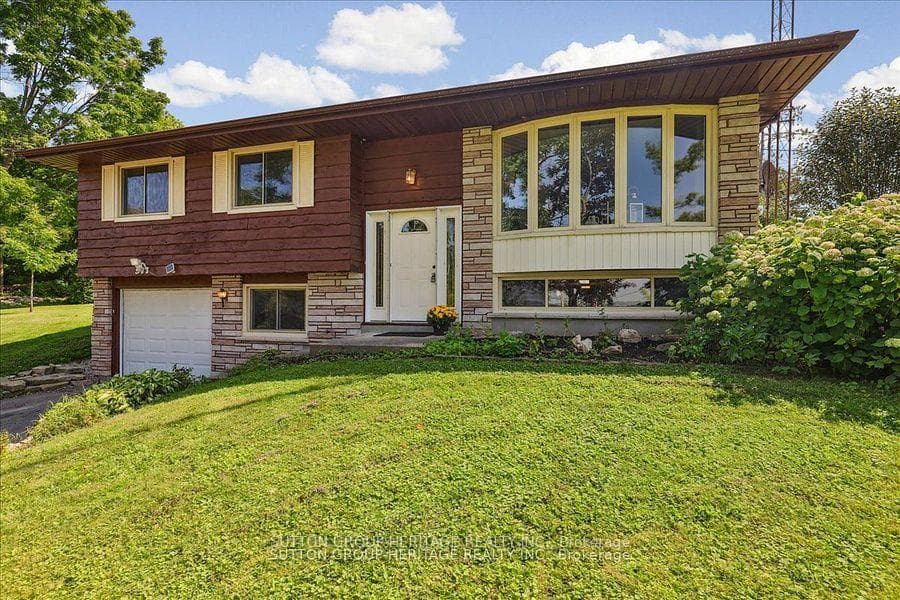 977 Nicholl's Boulevard photo 5