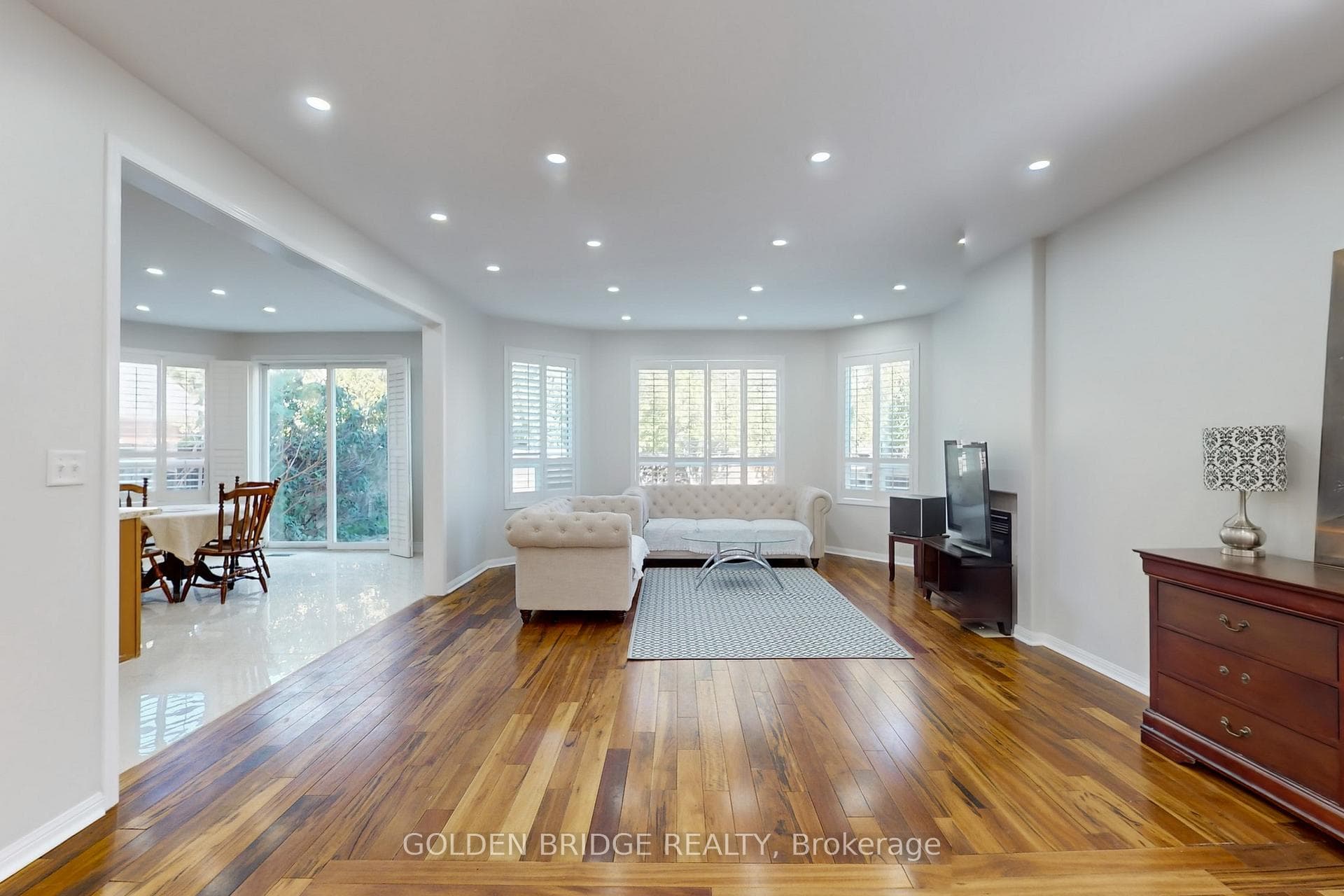 158 Worthington Avenue photo 5