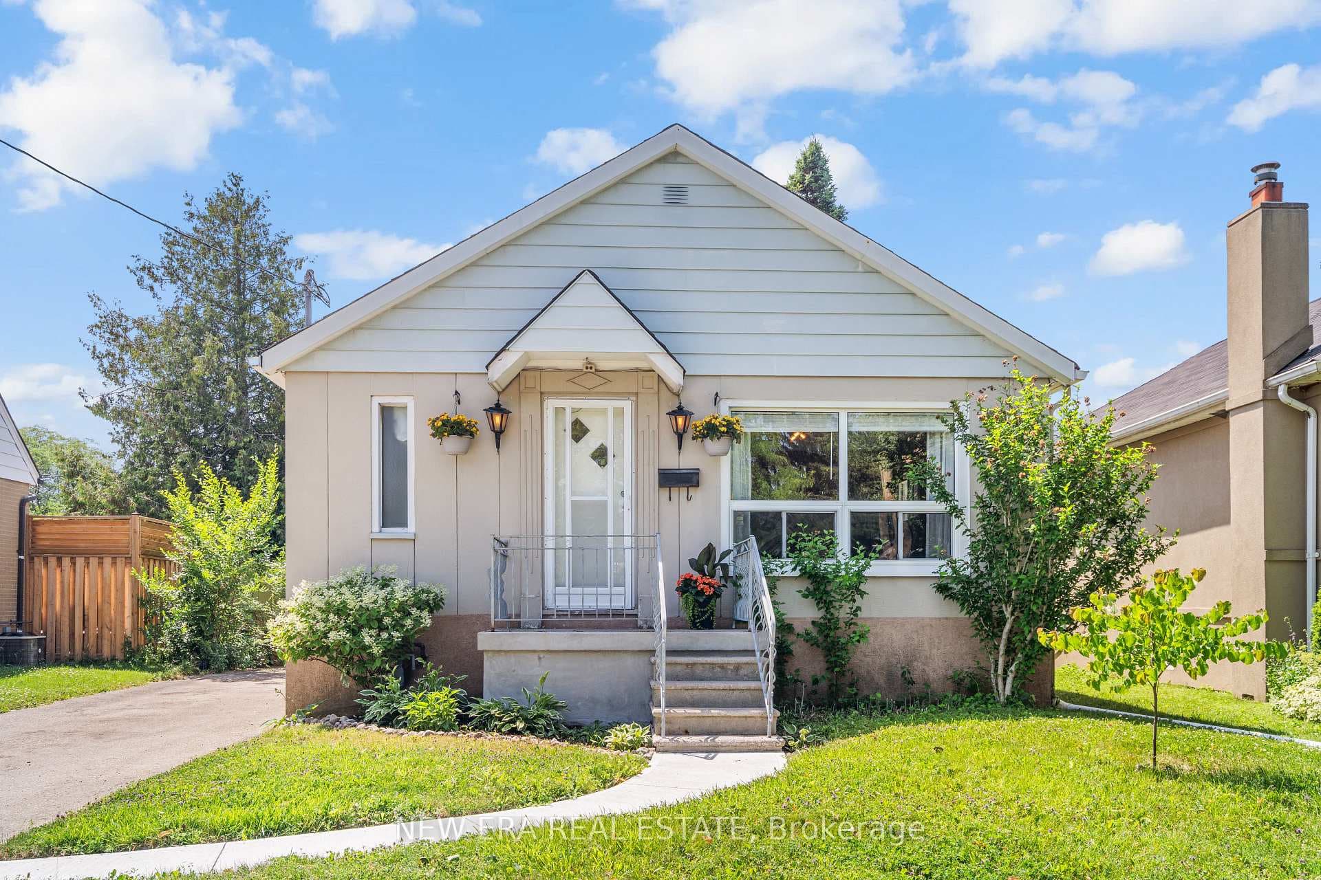 91 Hadrian Drive photo 1