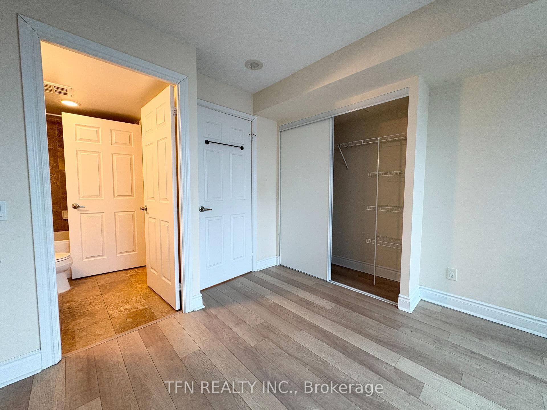 763 Bay Street Unit 3413 photo 21