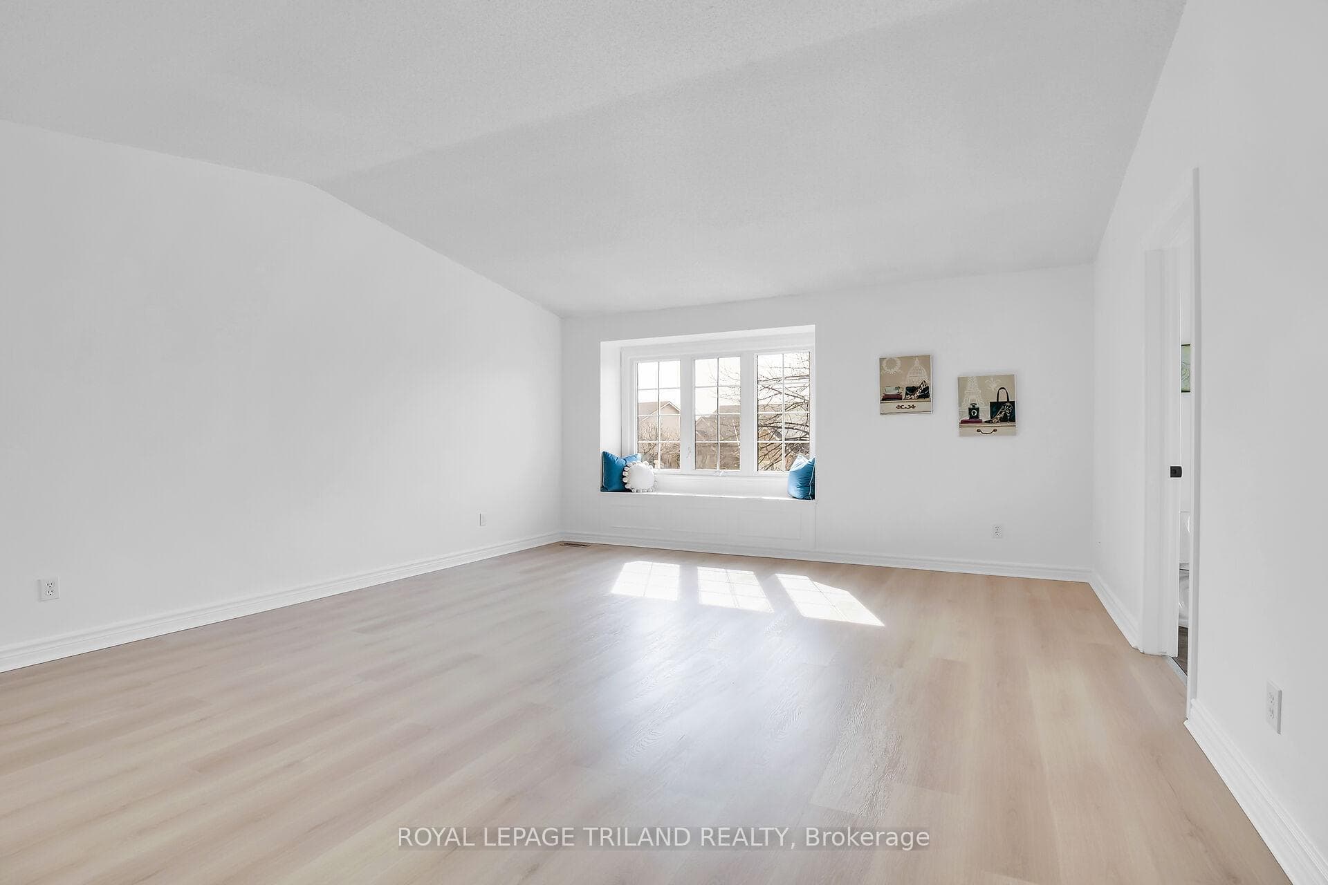 410 Ambleside Drive Unit 44 photo 15