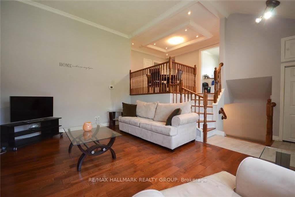 2409 Cheshire Road Unit Upper Unit photo 2