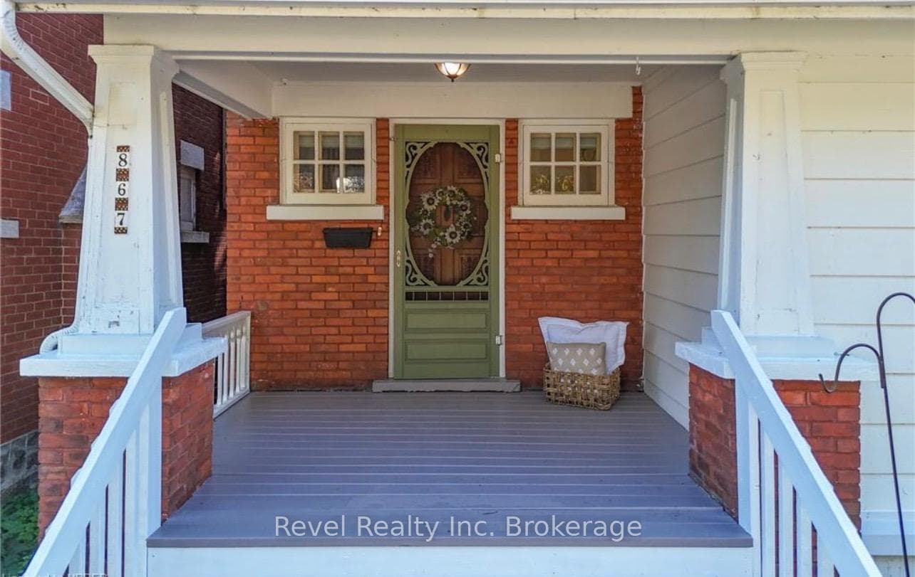 867 Mcintyre Street photo 3