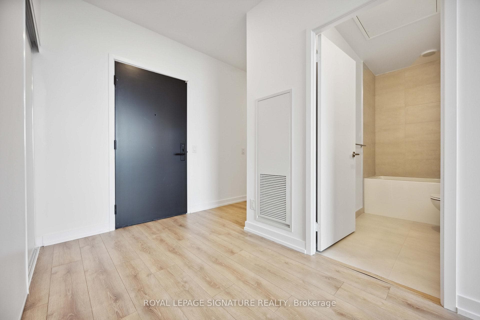 500 Dupont Street Unit 818 photo 12
