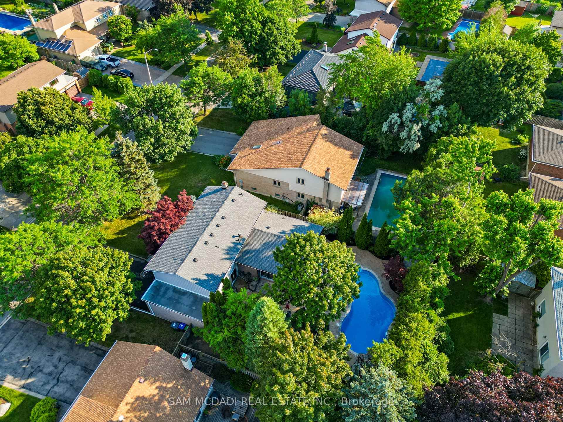 38 Kenninghall Boulevard photo 47