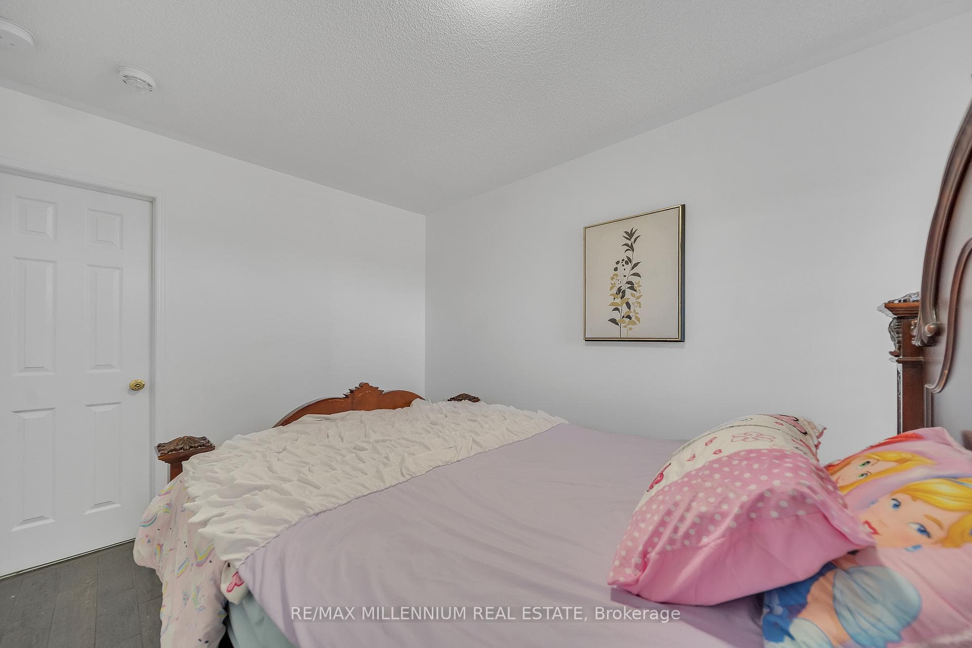 86 Cookview Drive photo 32