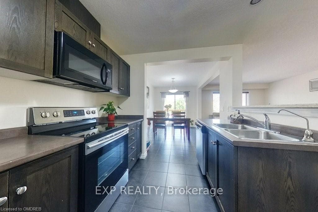43 CURZON Crescent Unit Upper photo 8