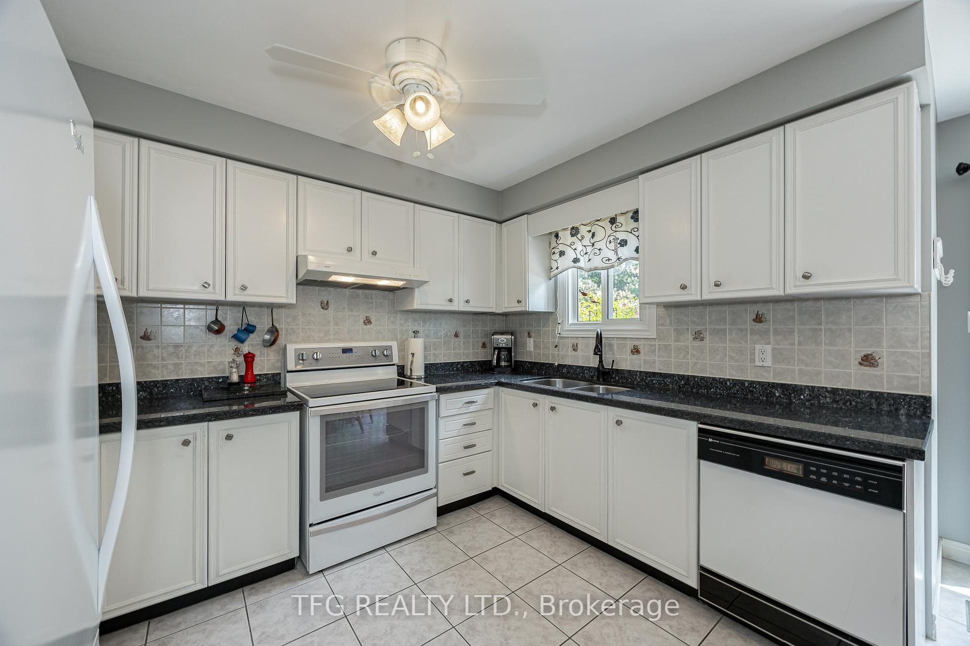 19 Dominy Drive photo 14