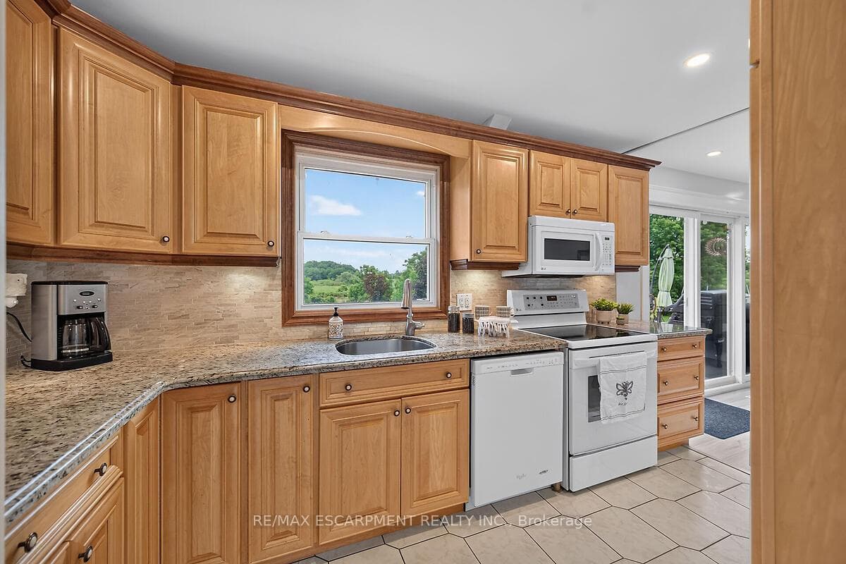 7344 Dickenson Road photo 17