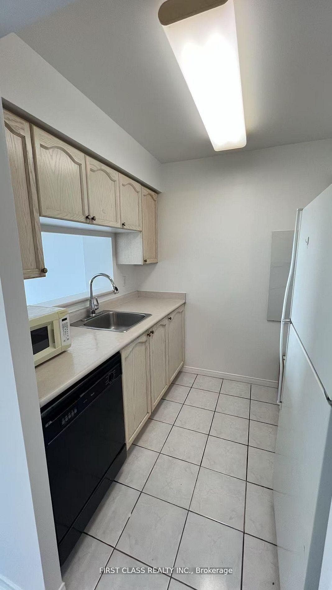 1 Pemberton Avenue Unit 1605 photo 4