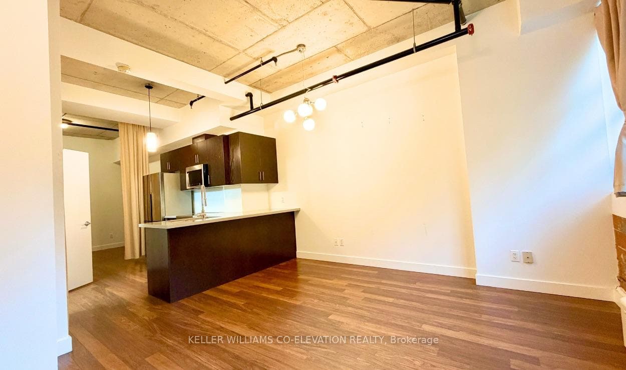 10 Wellesley Place Unit 108 photo 4