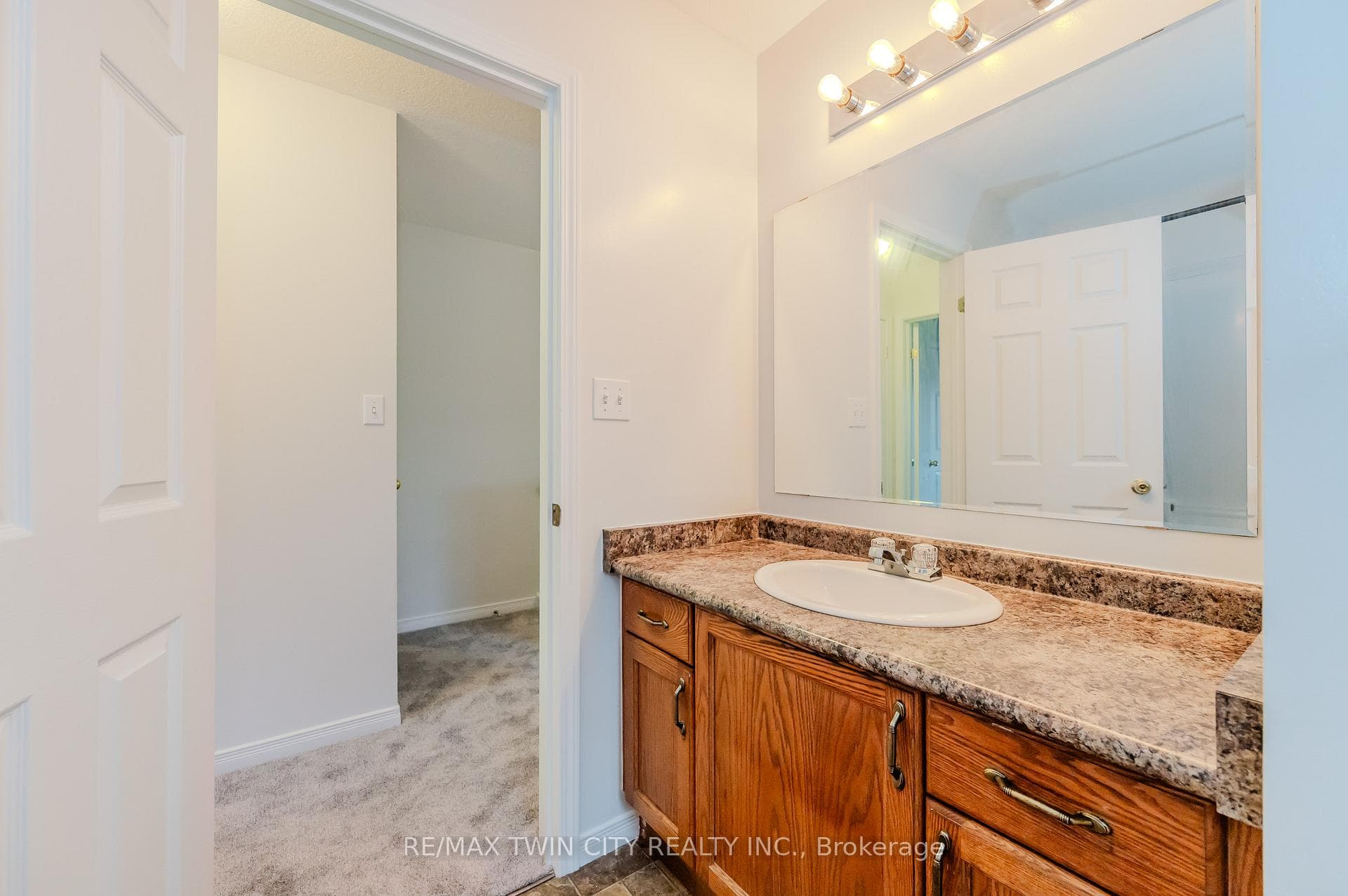 240 Westmeadow Drive Unit 6B photo 24