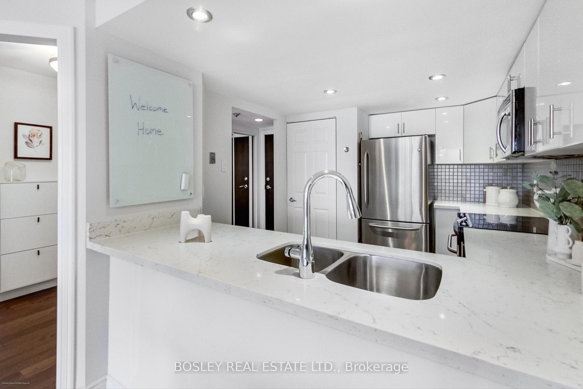 15 Maitland Place Unit 1505 photo 7