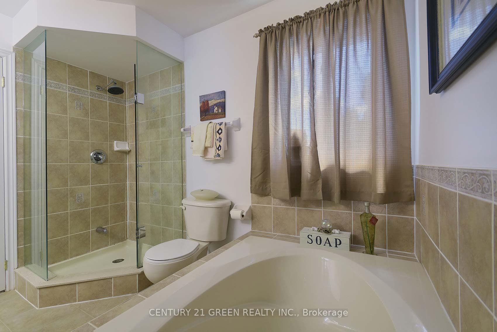 8 Lampman Drive photo 21