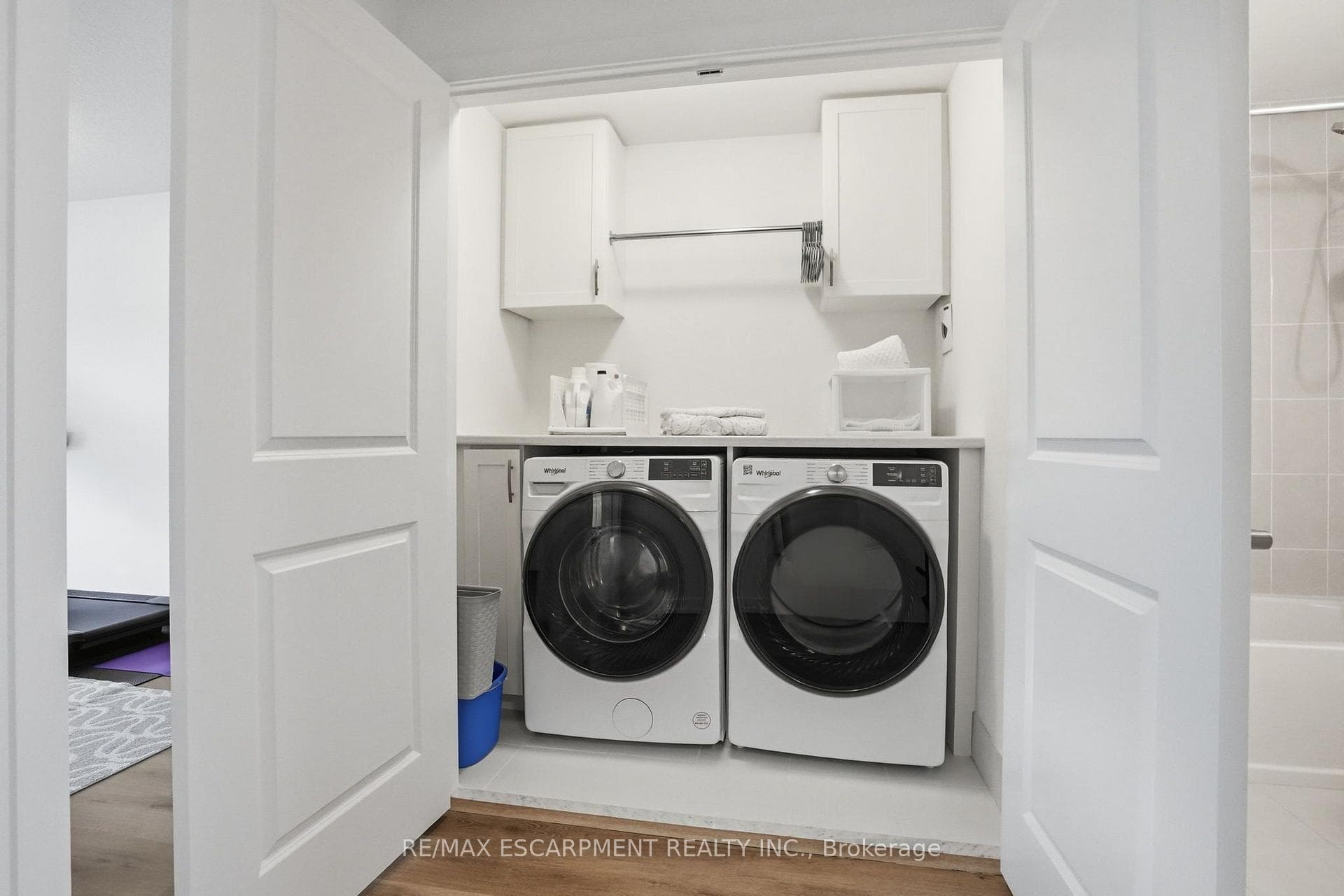 245 Burke Street photo 25