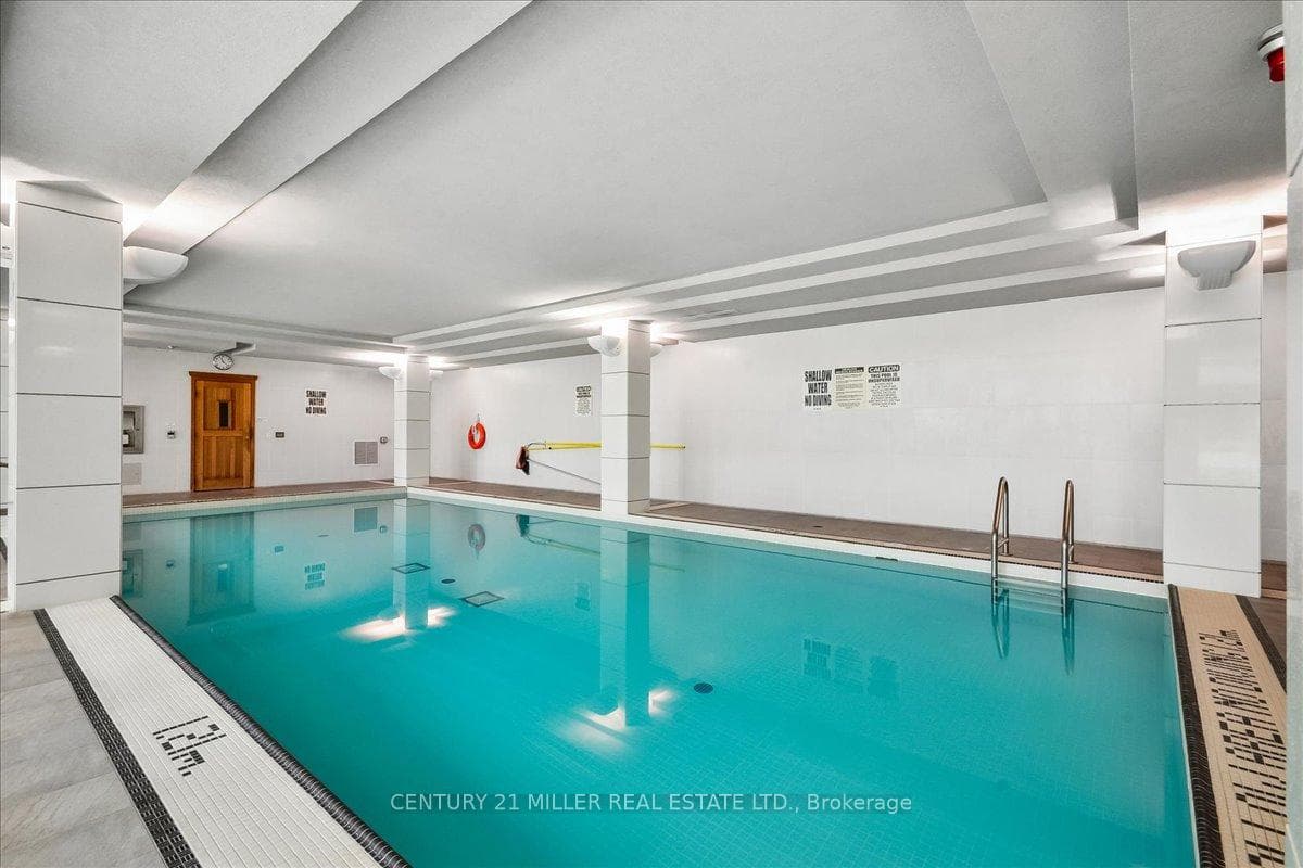 25 Lower Simcoe Street Unit 326 photo 12