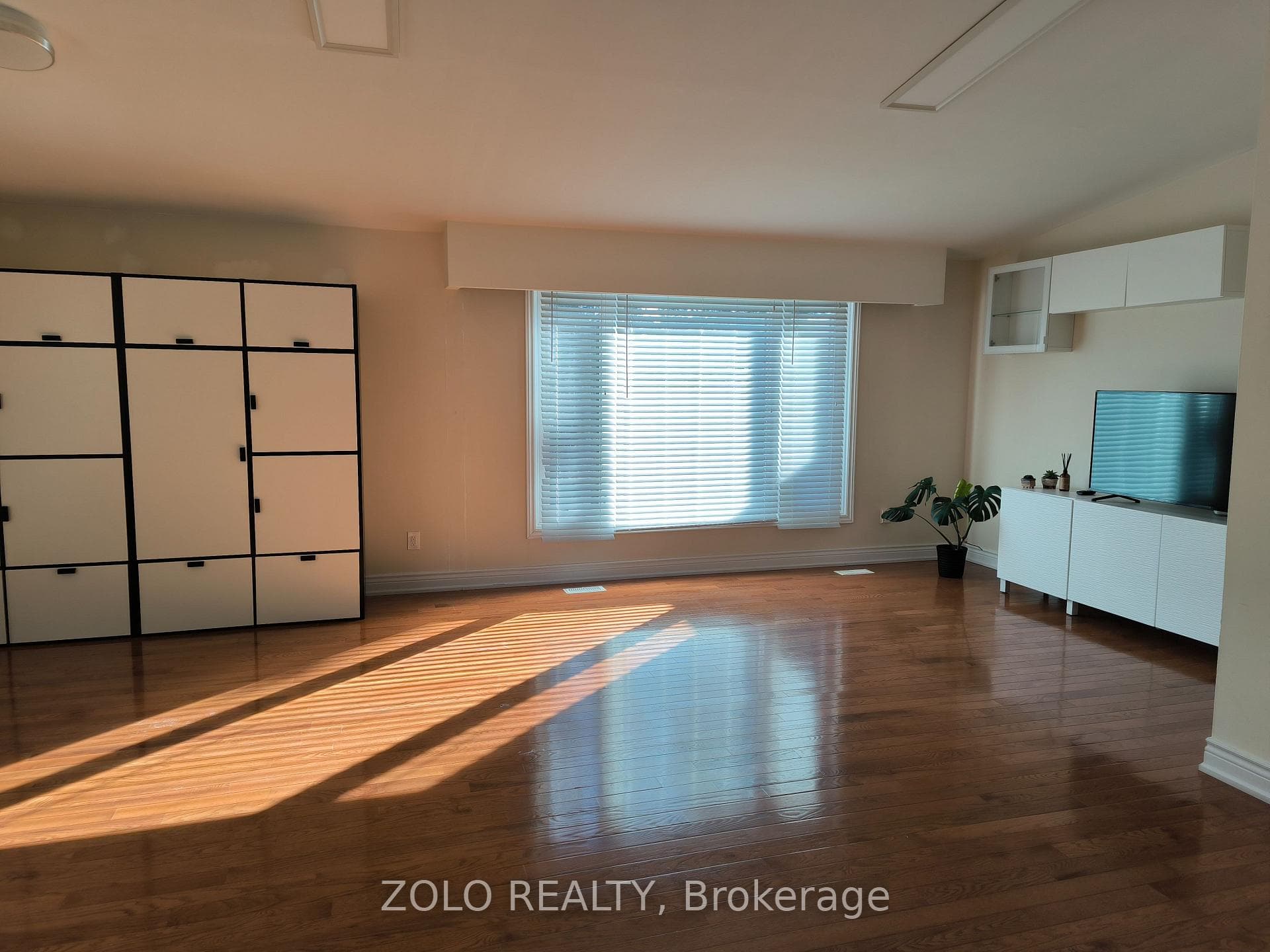 4 Cloebury Court Unit Main Floor photo 5