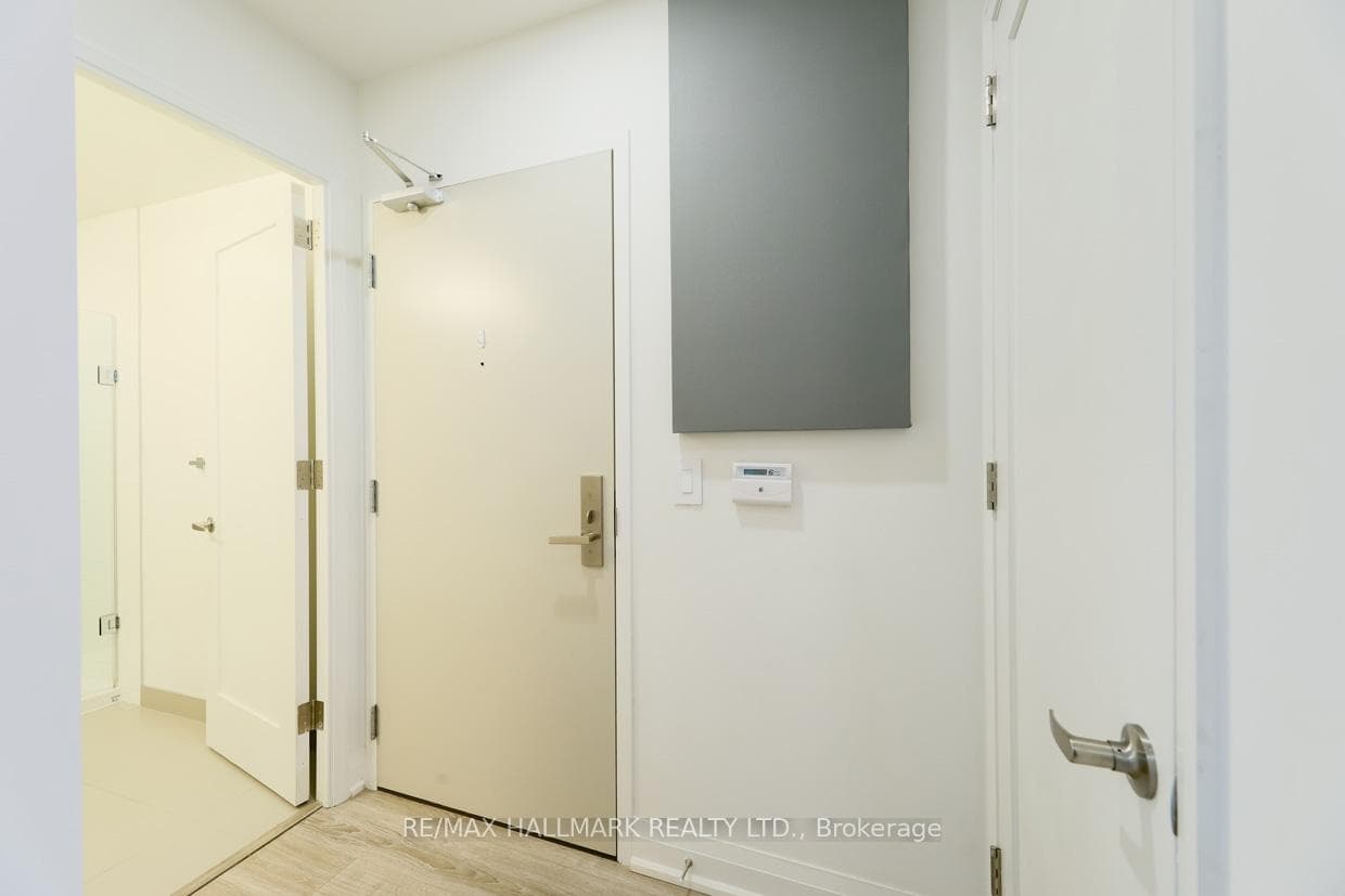 30 Gibbs Road Unit 606 photo 3