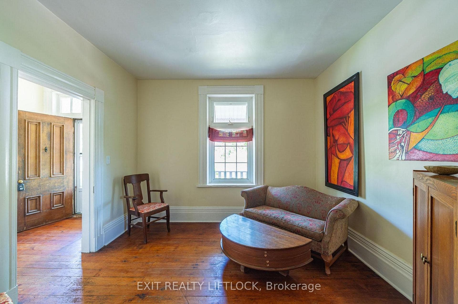 352 Mark Street photo 13